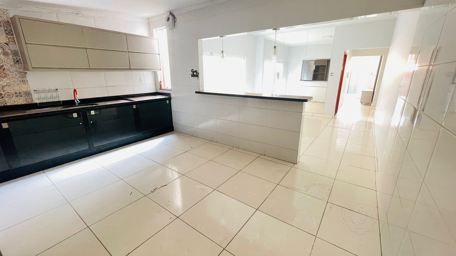 A CASA DOS SEUS SONHOS COM PISCINA E ARMÁRIOS