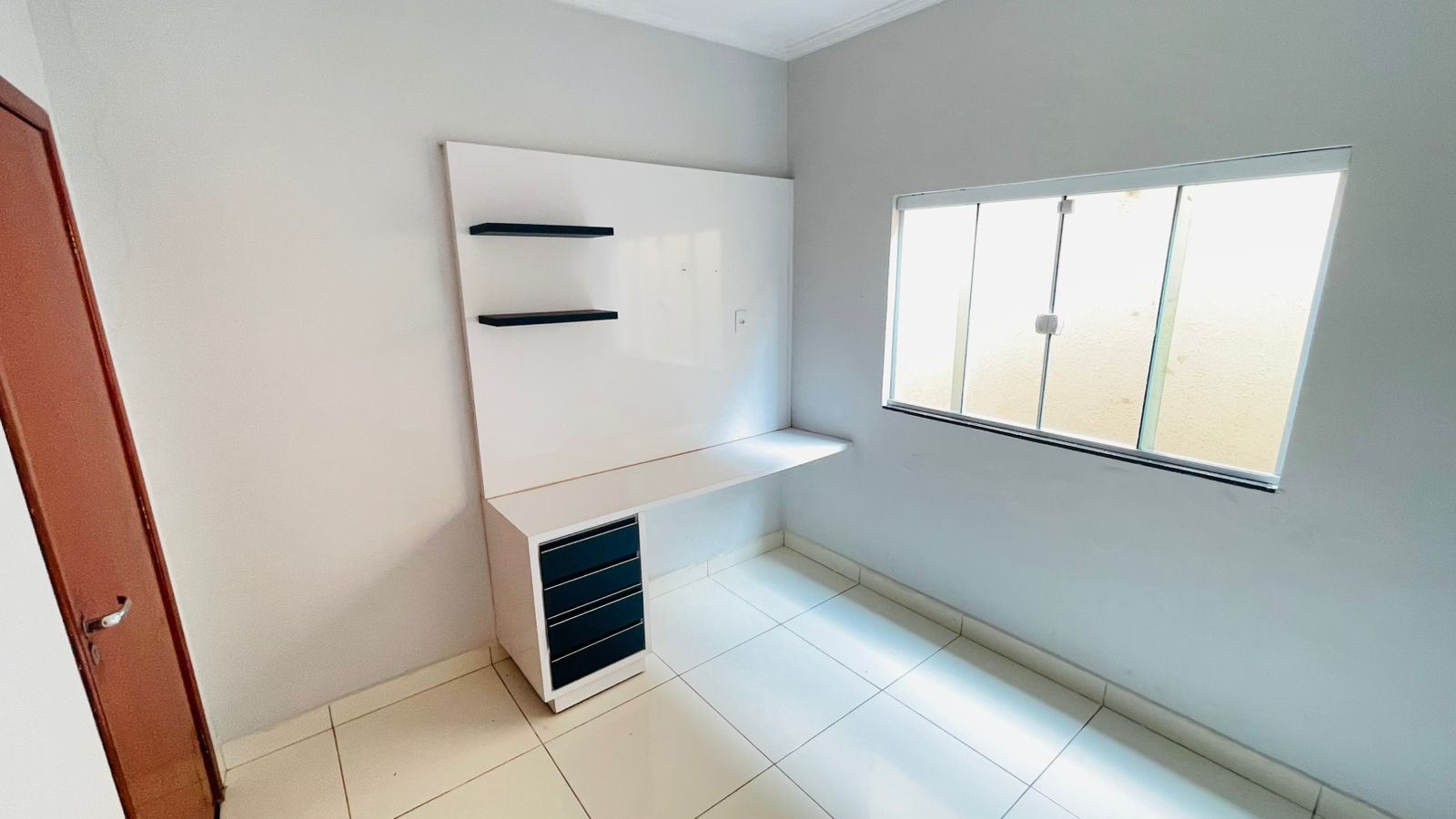 A CASA DOS SEUS SONHOS COM PISCINA E ARMÁRIOS