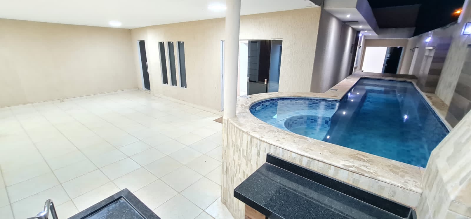 VOCÊ MERECE PISCINA E MUITO LAZER