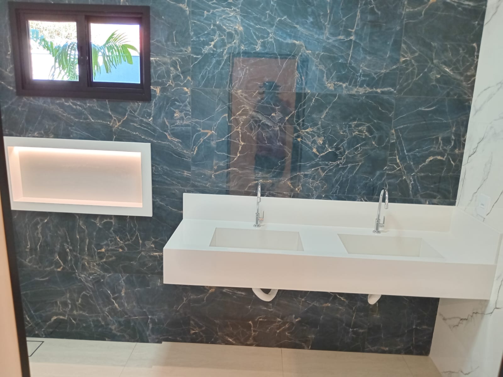 LUXO, PISCINA, CONFORTO E MUITO MAIS, REALIZE JÁ O SEU SONHO!