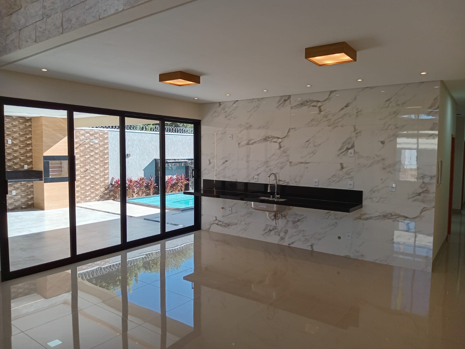 LUXO, PISCINA, CONFORTO E MUITO MAIS, REALIZE JÁ O SEU SONHO!