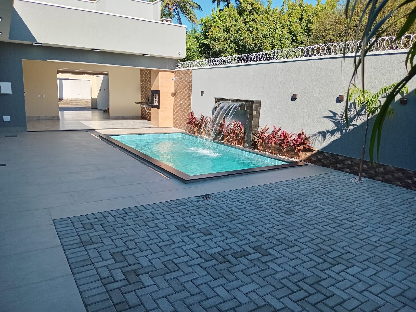 LUXO, PISCINA, CONFORTO E MUITO MAIS, REALIZE JÁ O SEU SONHO!