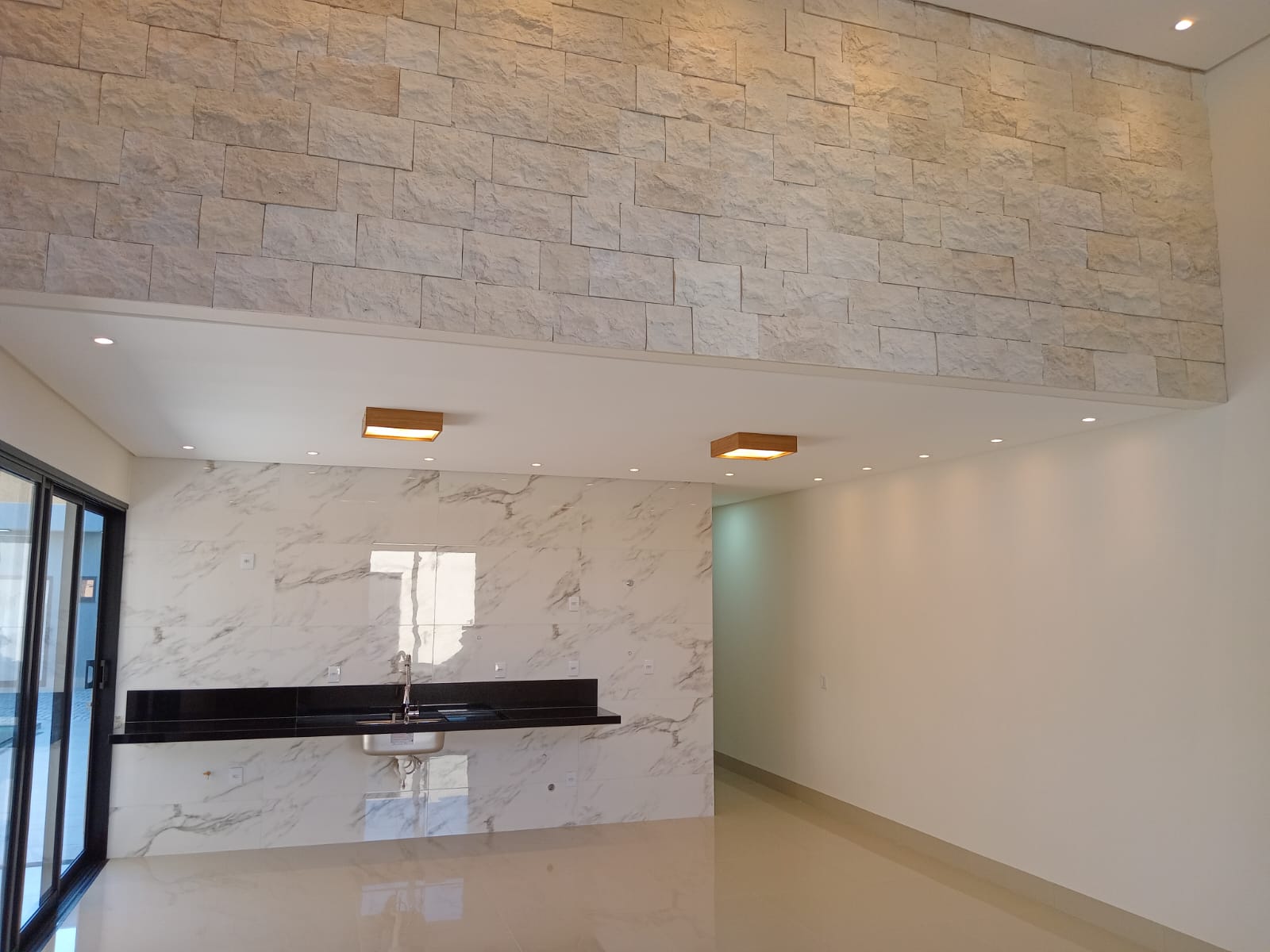 LUXO, PISCINA, CONFORTO E MUITO MAIS, REALIZE JÁ O SEU SONHO!