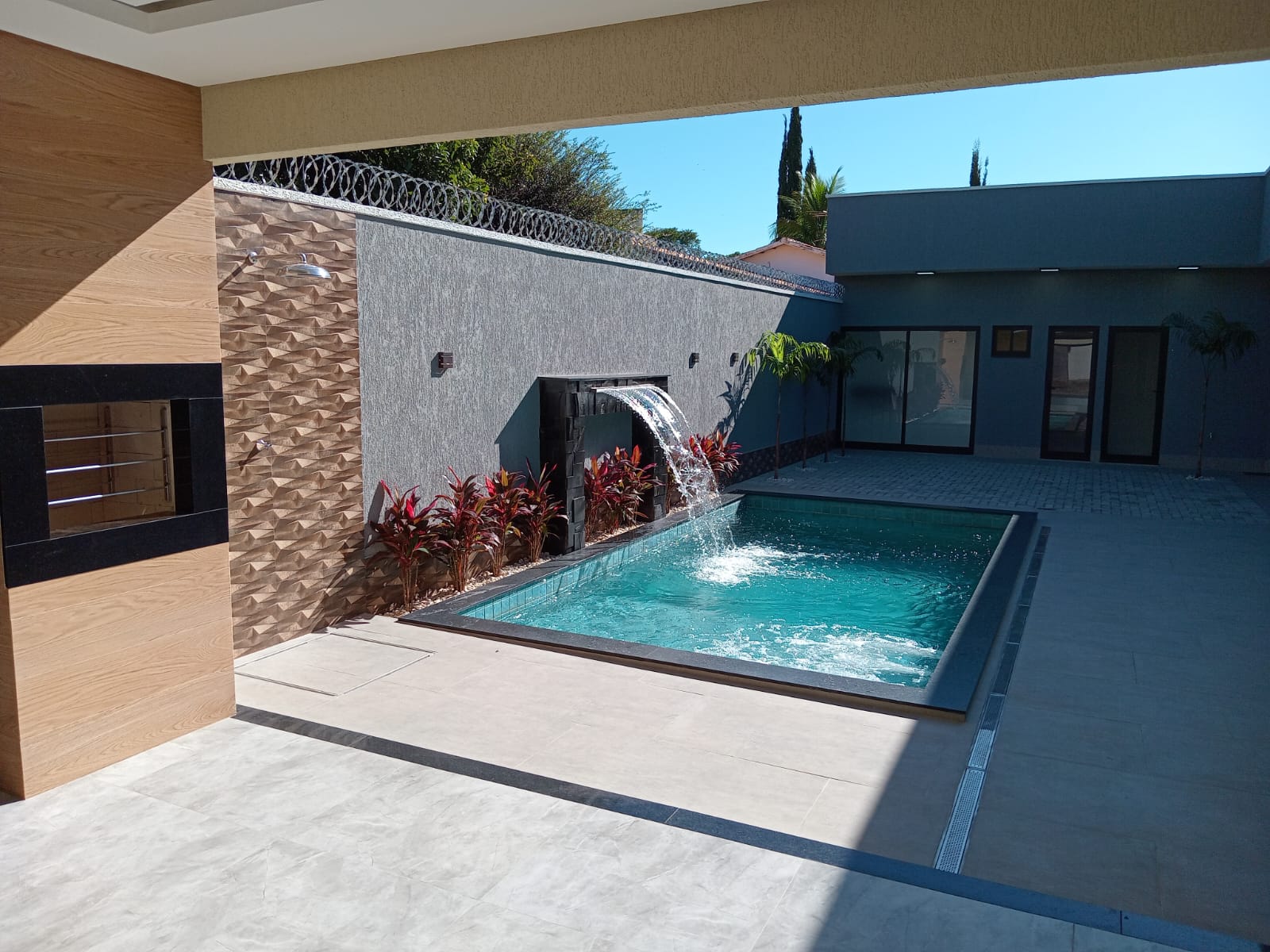 LUXO, PISCINA, CONFORTO E MUITO MAIS, REALIZE JÁ O SEU SONHO!