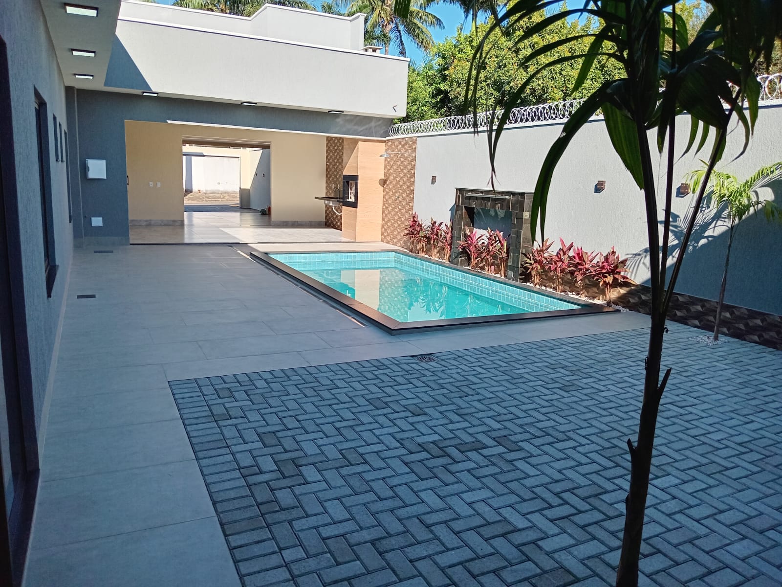 LUXO, PISCINA, CONFORTO E MUITO MAIS, REALIZE JÁ O SEU SONHO!