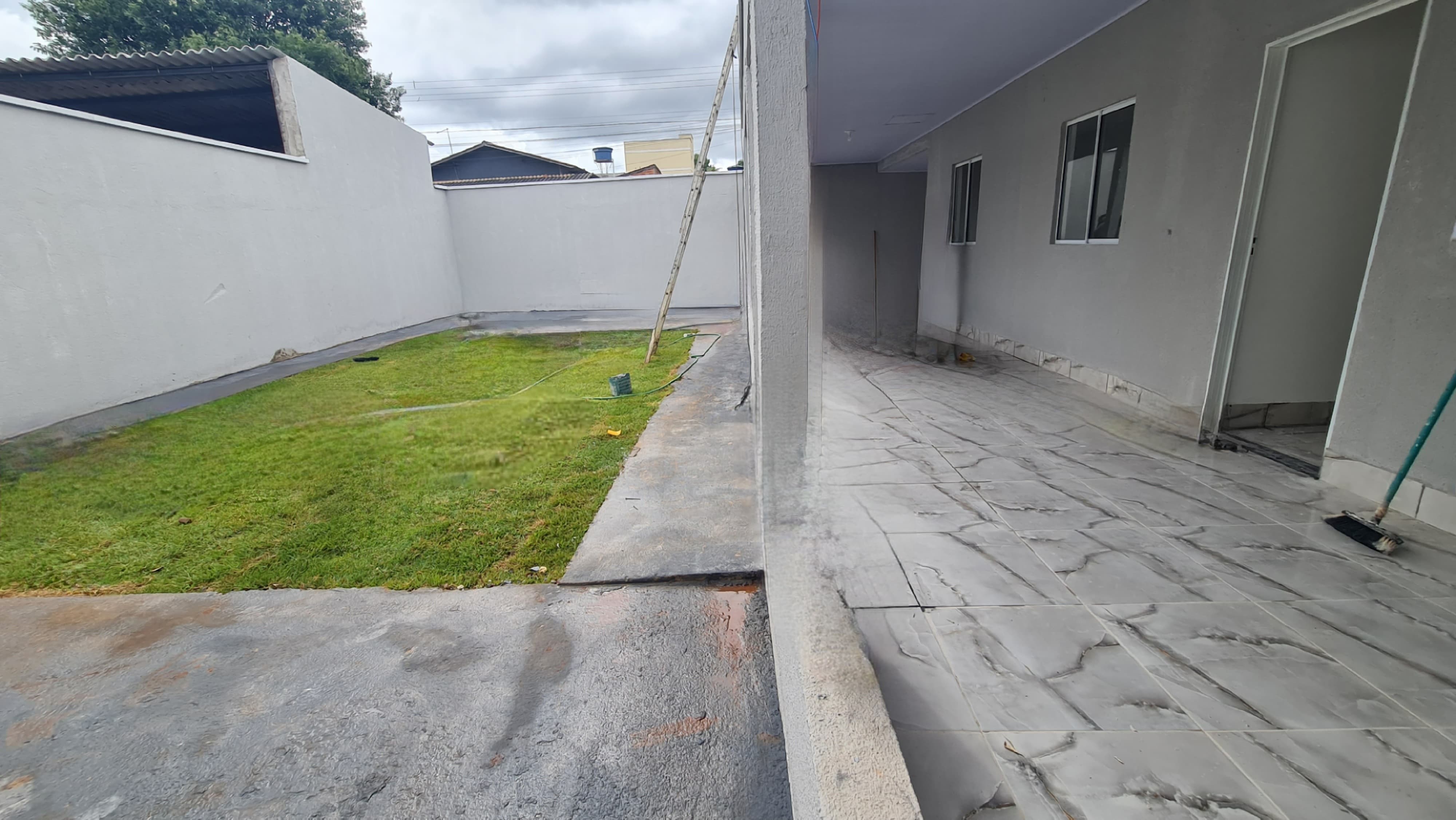 Casa na laje. Na melhor localização do setor Jardim Curitiba
