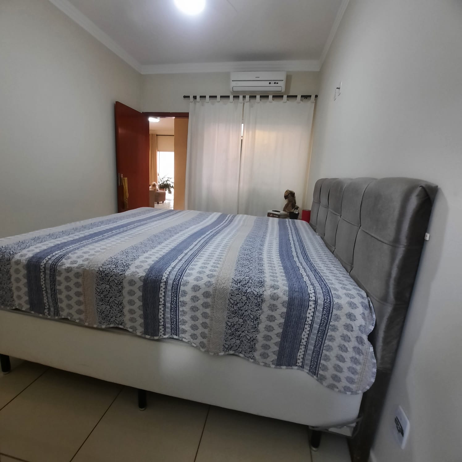 Muito bem bem localizada dentro do setor, na parte mais alta do bairro.