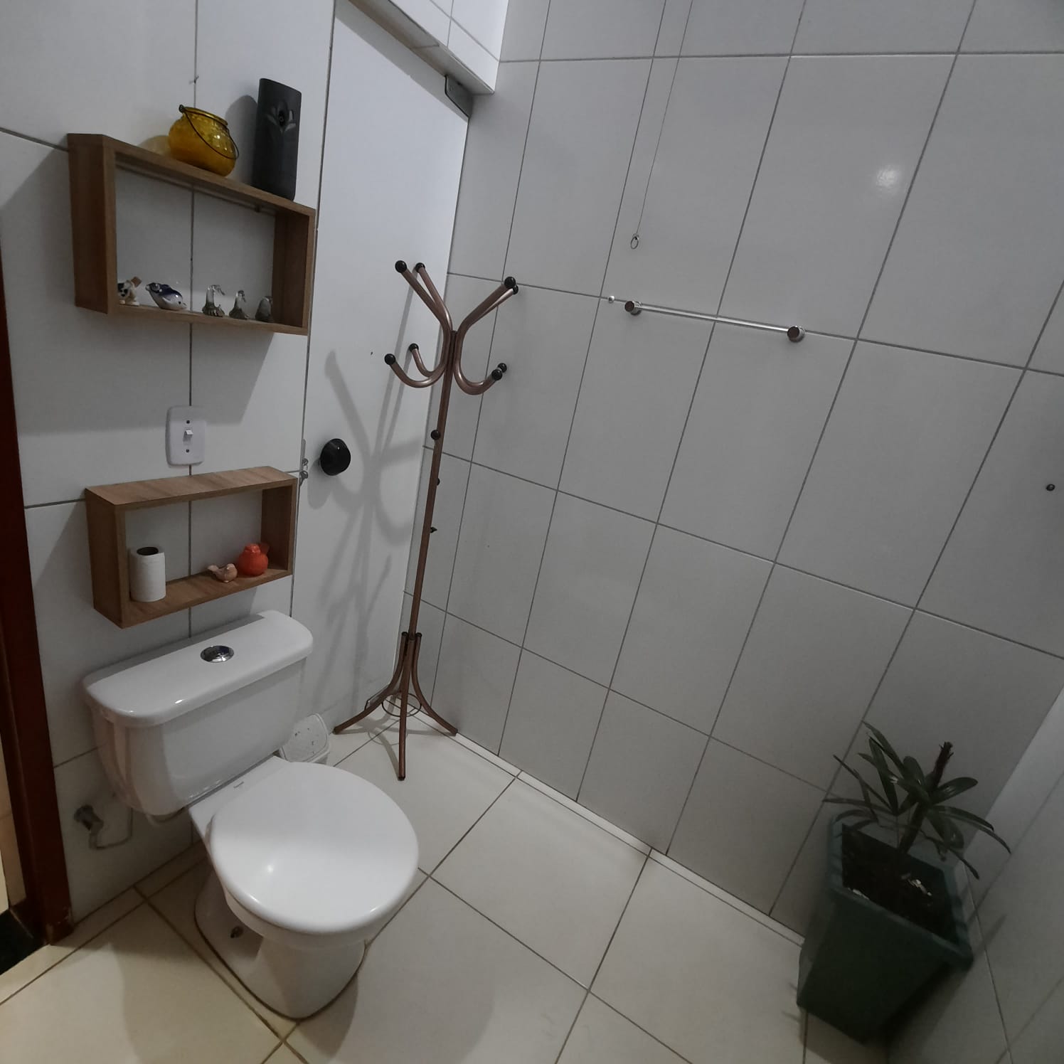 Muito bem bem localizada dentro do setor, na parte mais alta do bairro.
