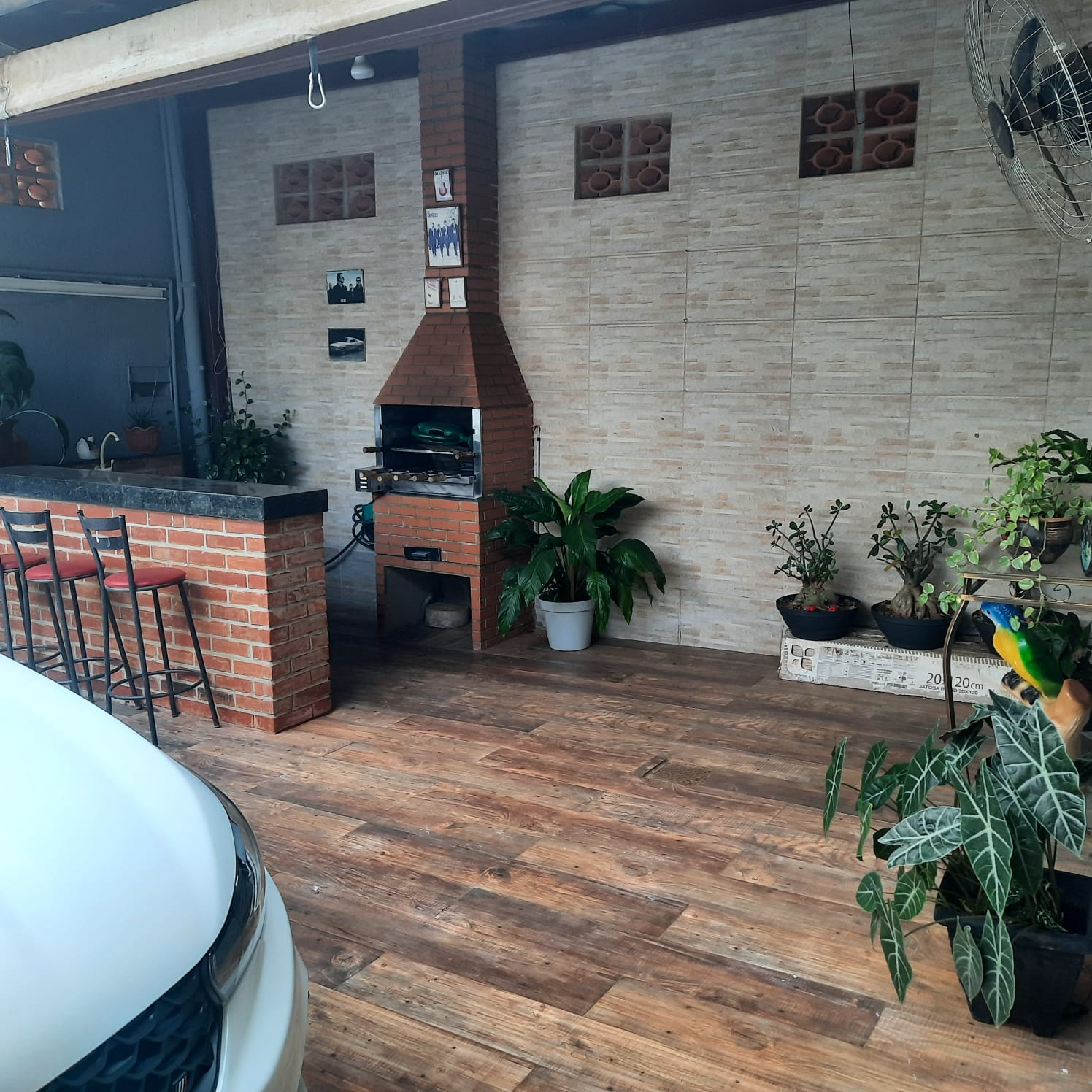 Muito bem bem localizada dentro do setor, na parte mais alta do bairro.