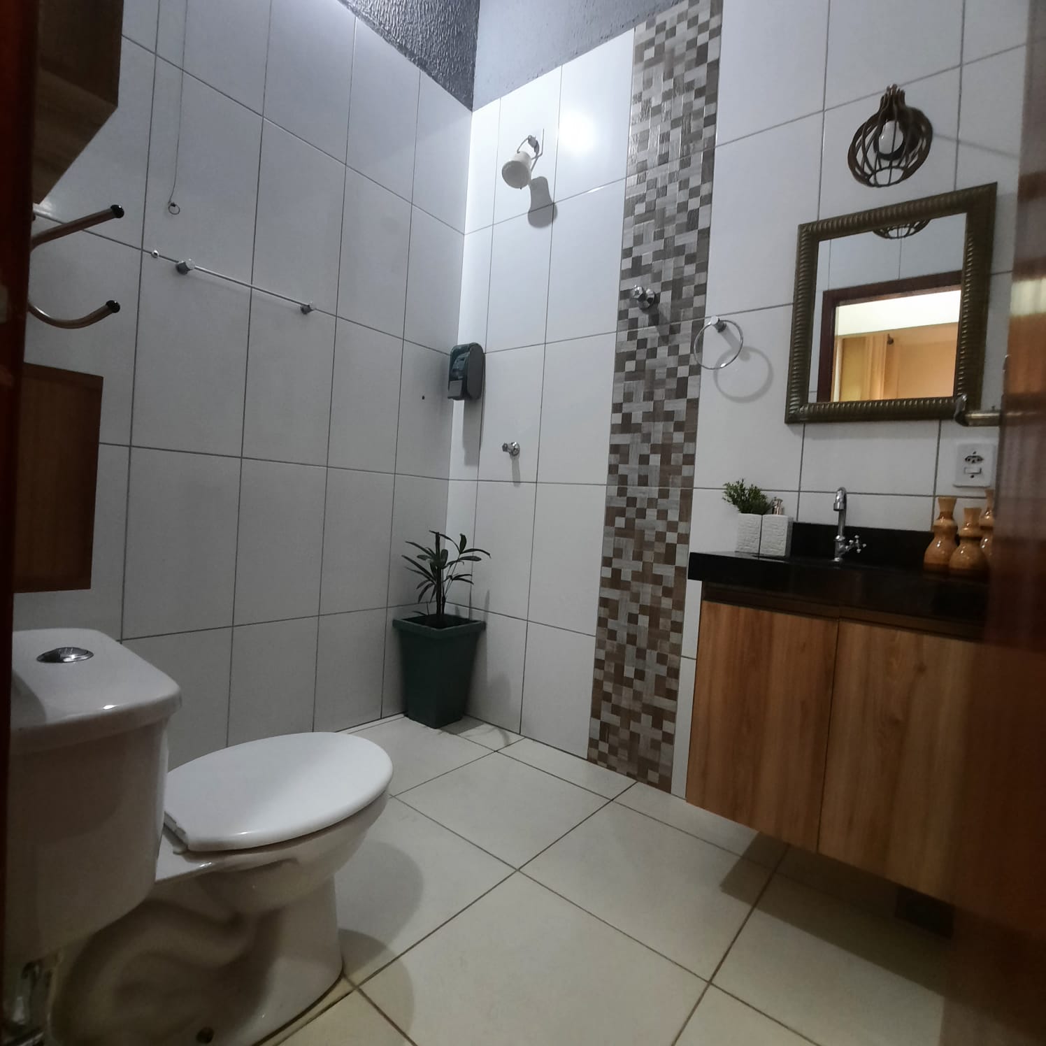 Muito bem bem localizada dentro do setor, na parte mais alta do bairro.