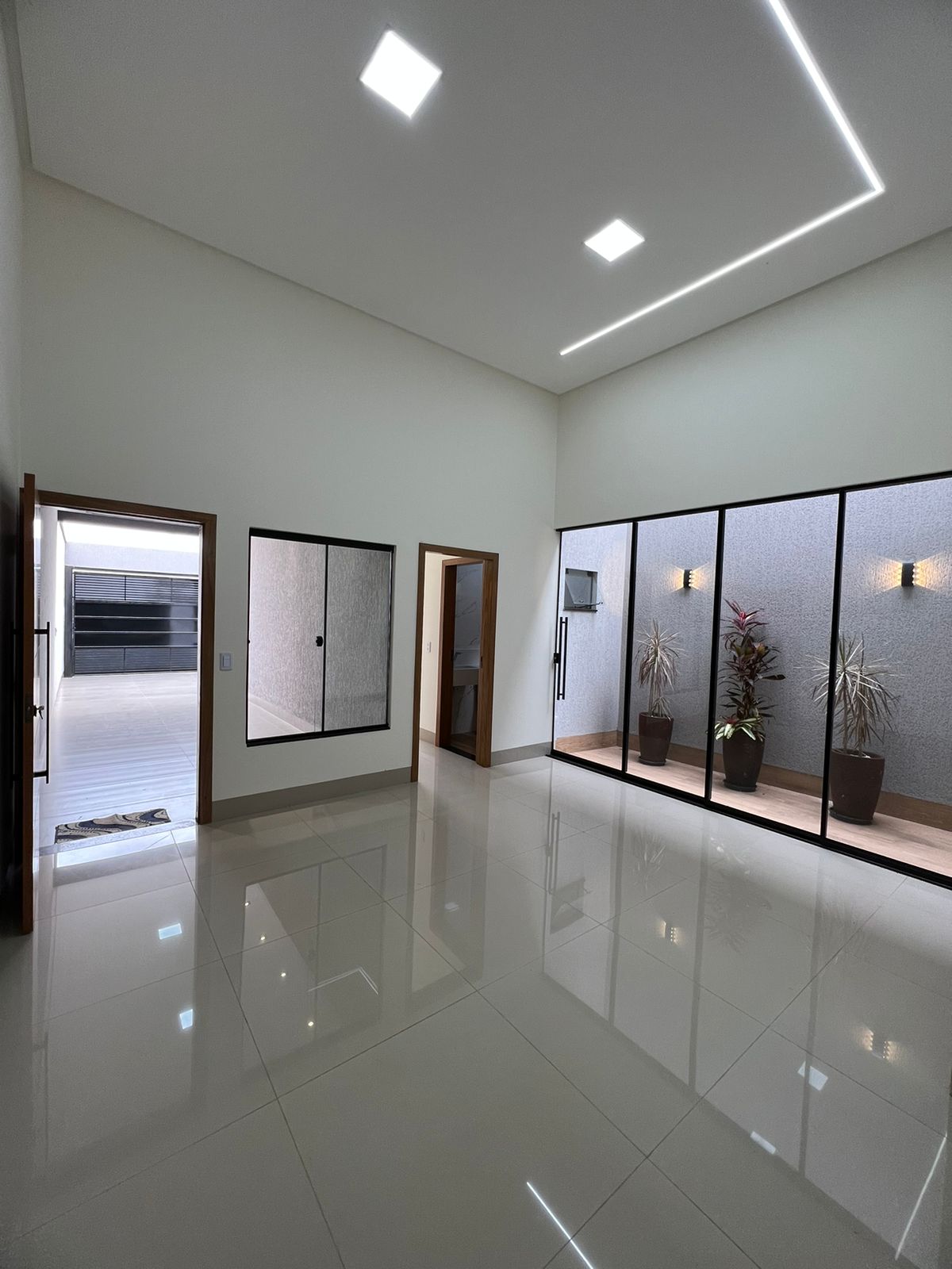 Térrea para venda possui 180 metros quadrados com 3 quartos em Residencial Morumbi - Goiânia - GO
