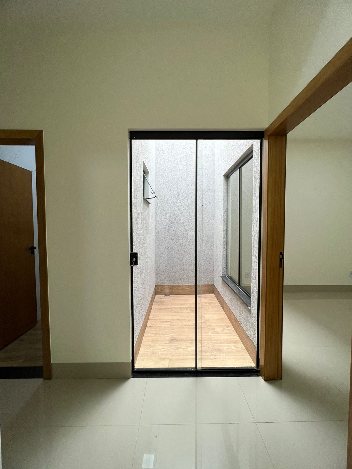 Térrea para venda possui 180 metros quadrados com 3 quartos em Residencial Morumbi - Goiânia - GO