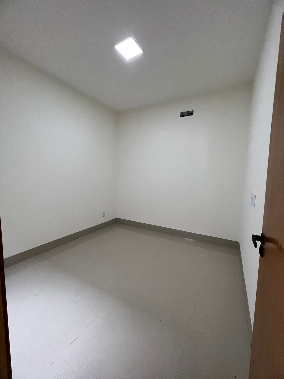 Térrea para venda possui 180 metros quadrados com 3 quartos em Residencial Morumbi - Goiânia - GO