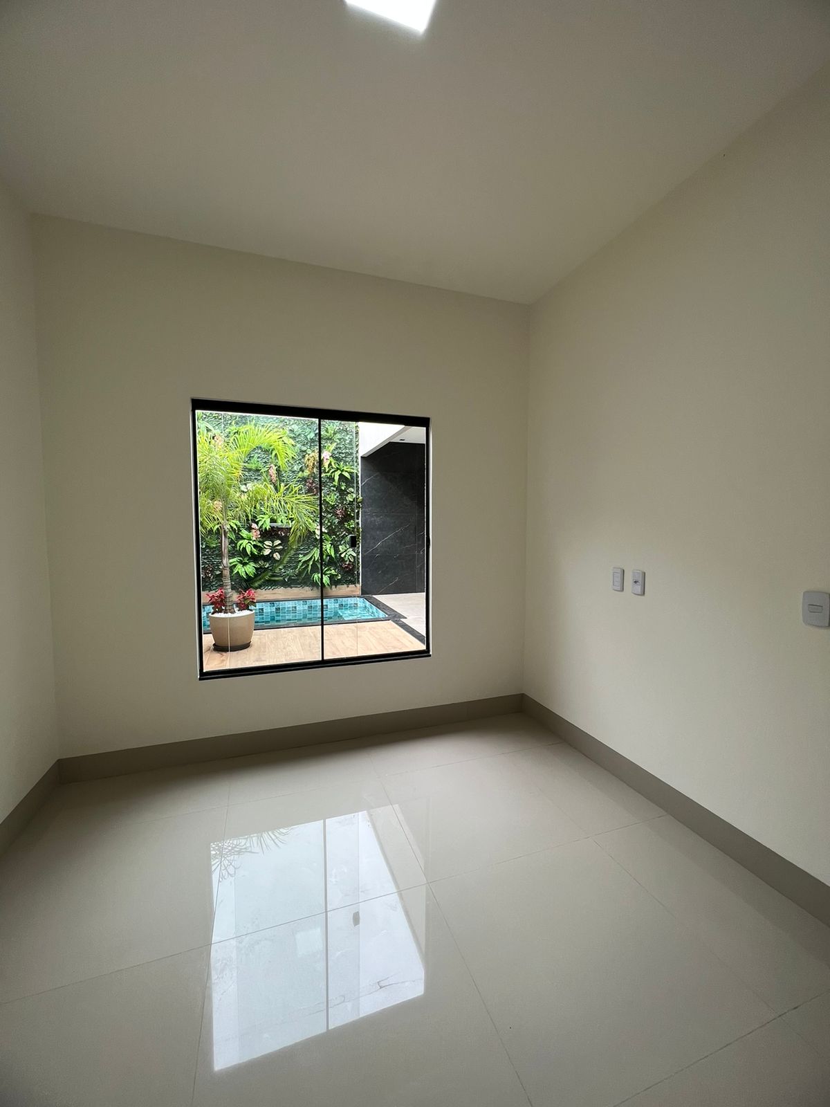 Térrea para venda possui 180 metros quadrados com 3 quartos em Residencial Morumbi - Goiânia - GO