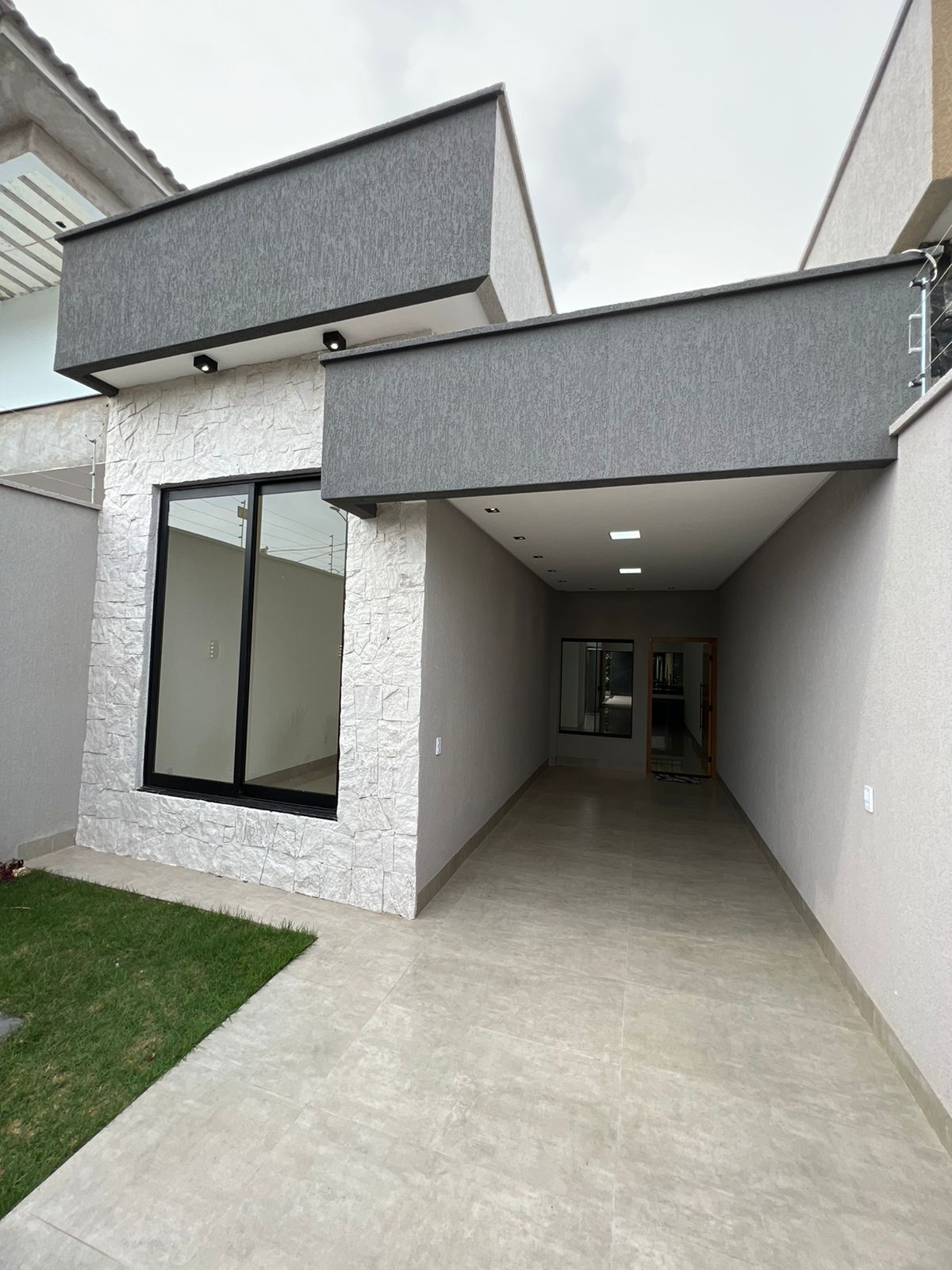 Térrea para venda possui 180 metros quadrados com 3 quartos em Residencial Morumbi - Goiânia - GO