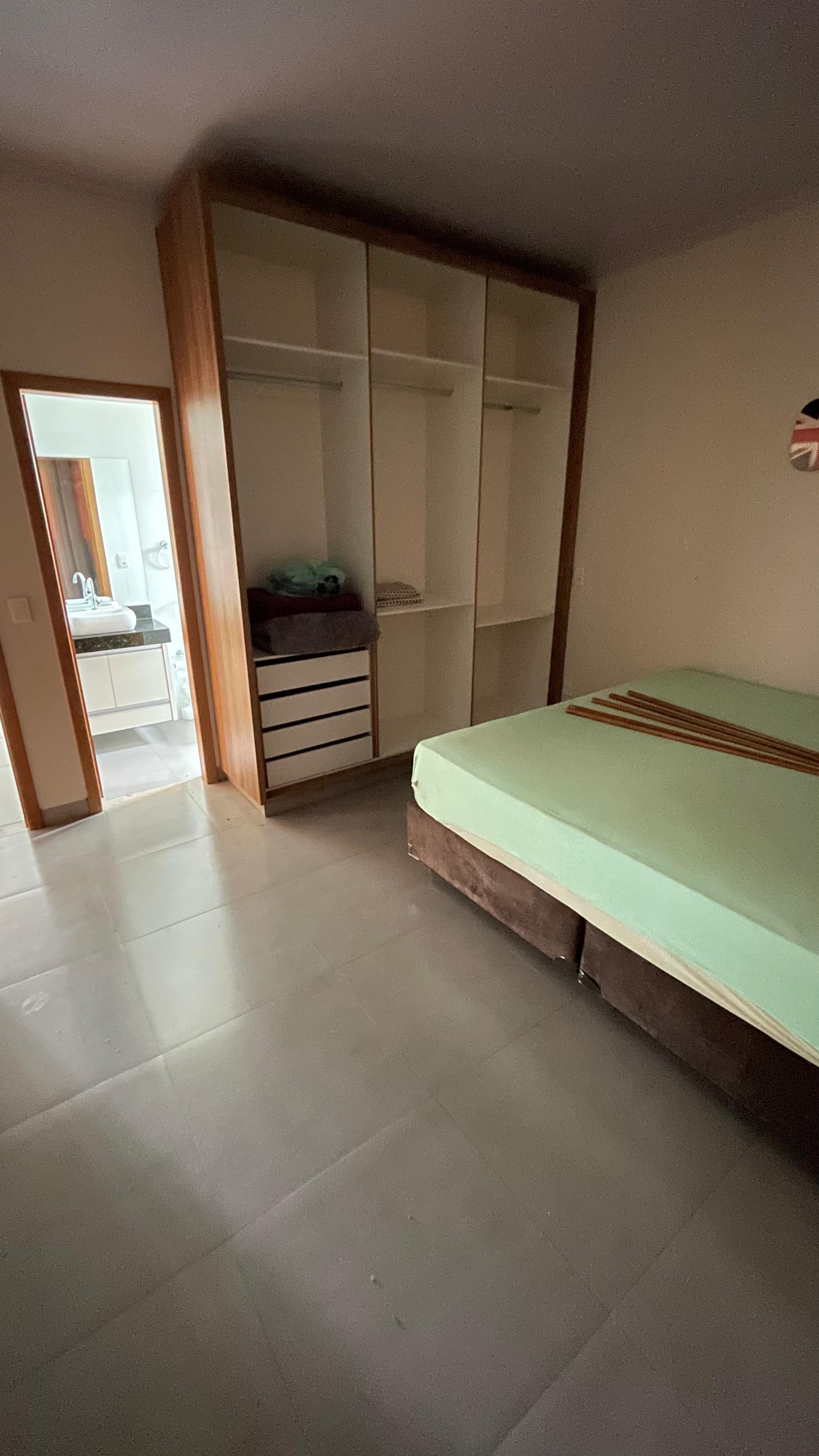 SOBRADO MOBILIADO, PRONTO PARA MORAR !