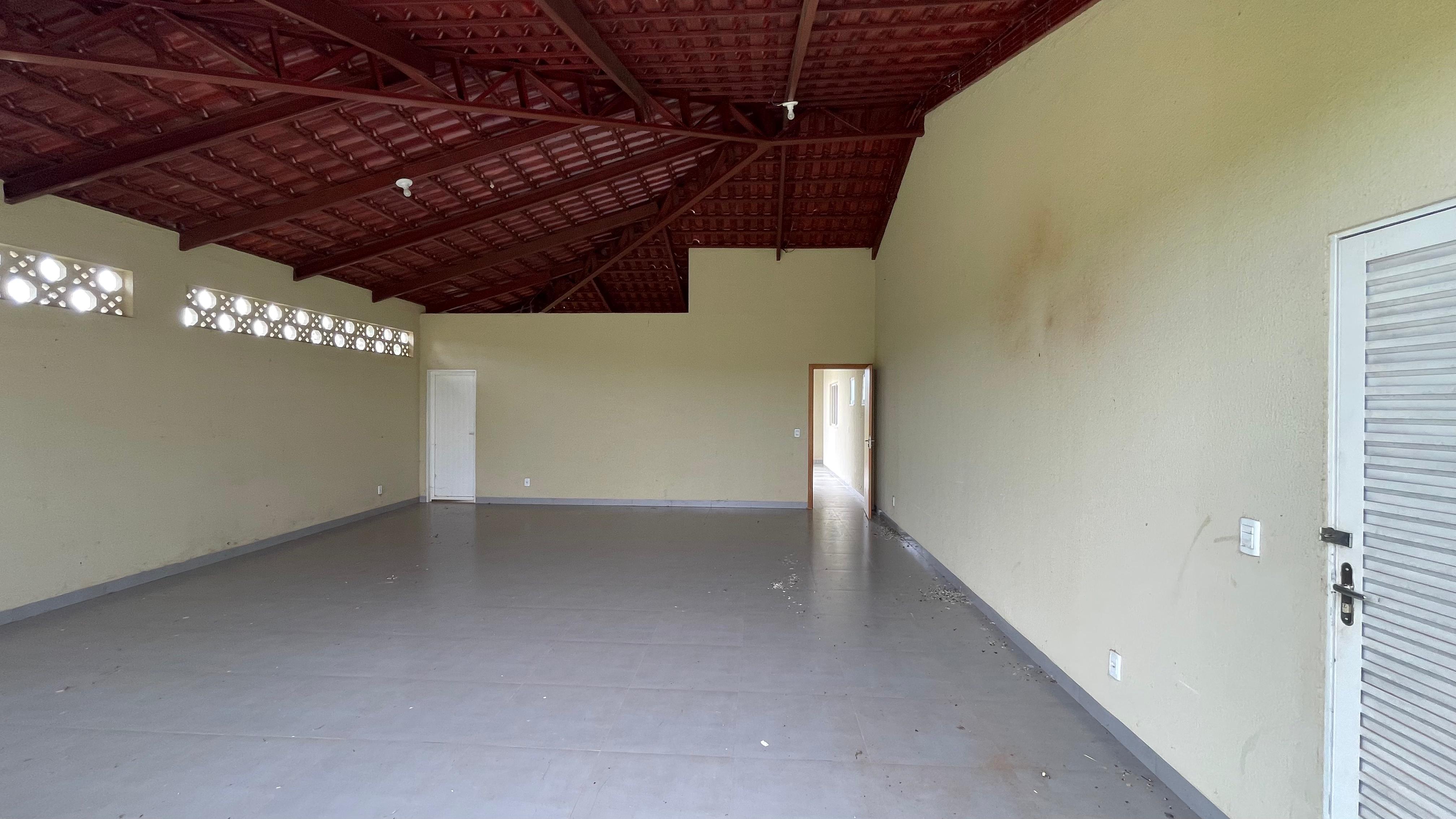 SOBRADO MOBILIADO, PRONTO PARA MORAR !