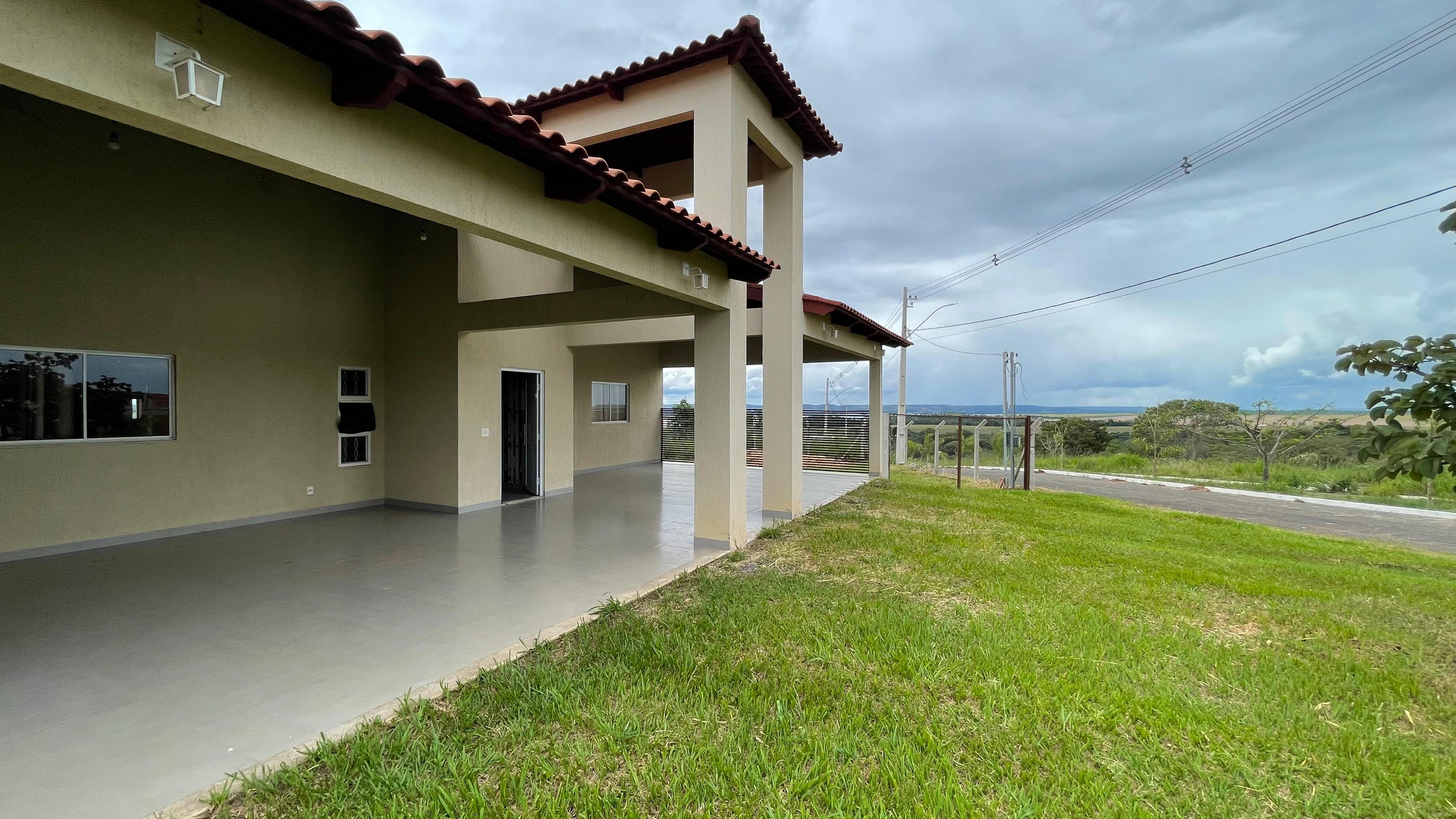 SOBRADO MOBILIADO, PRONTO PARA MORAR !