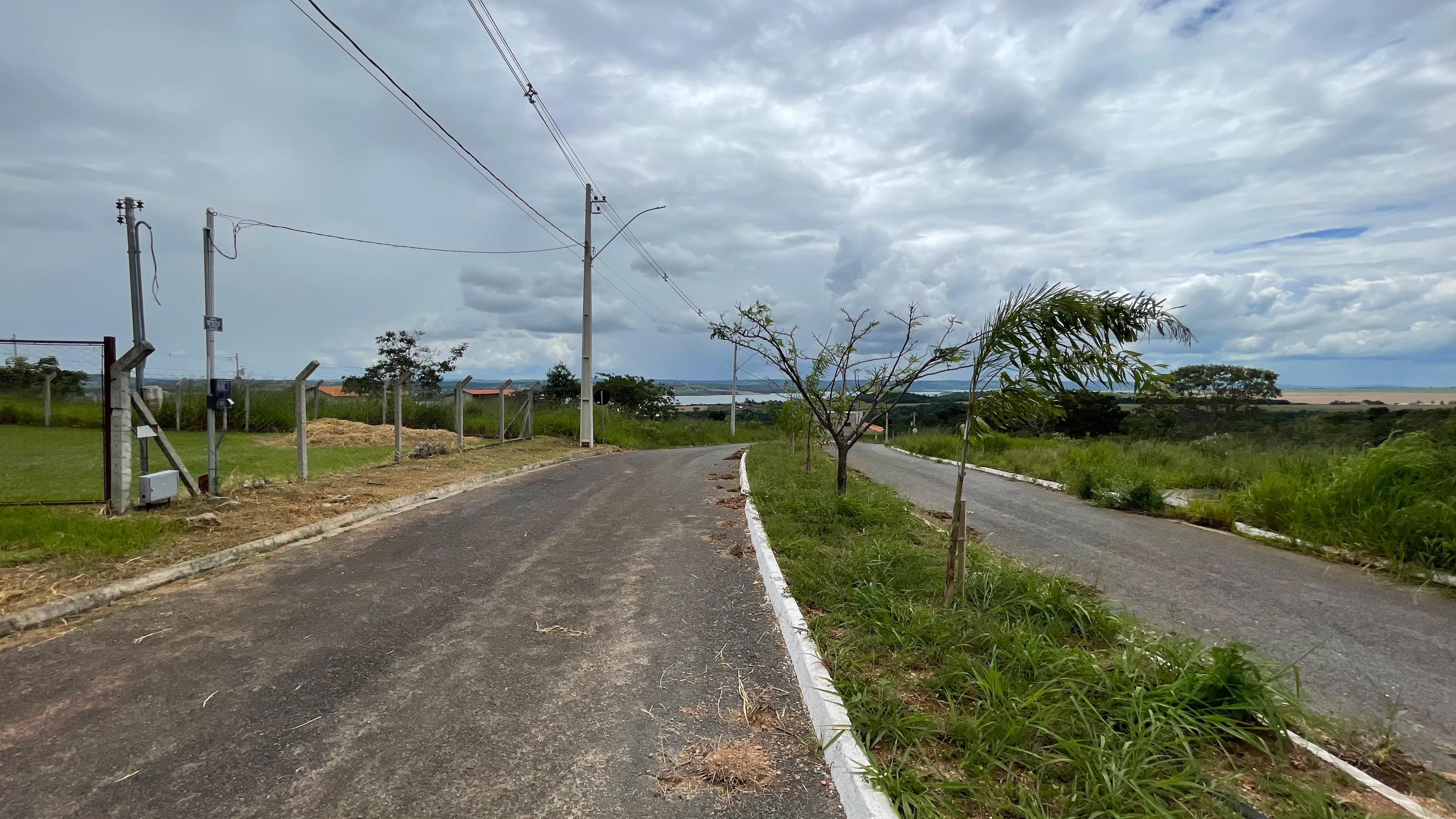 SOBRADO MOBILIADO, PRONTO PARA MORAR !