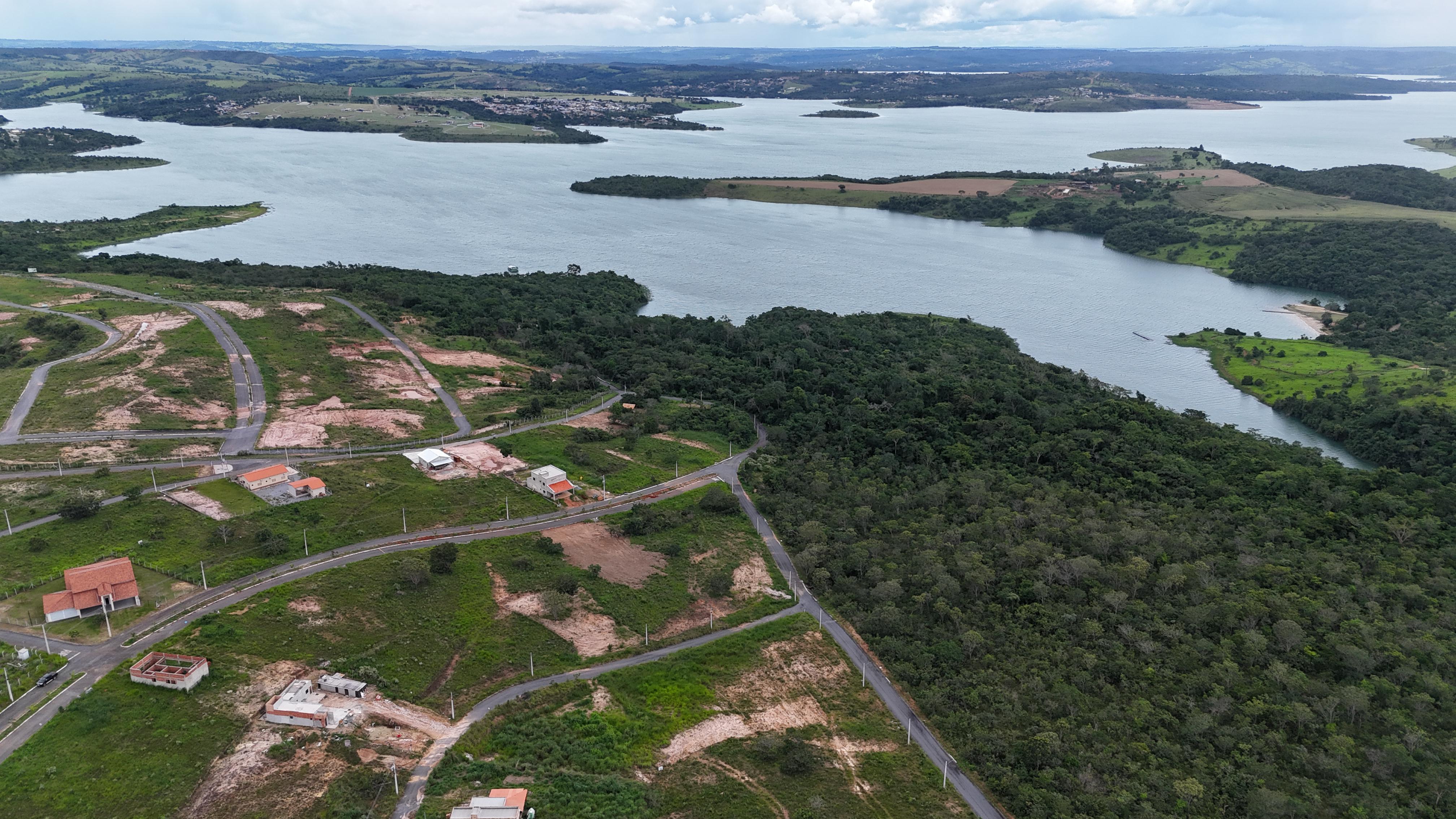 SOBRADO MOBILIADO, PRONTO PARA MORAR !