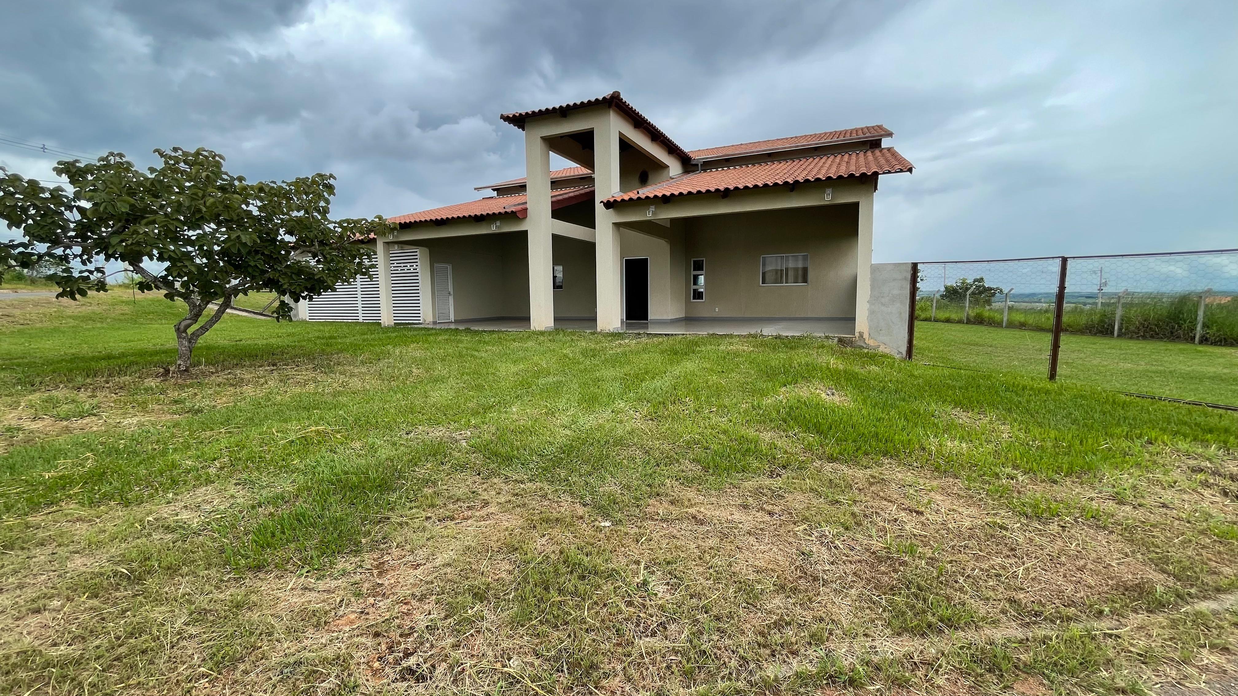 SOBRADO MOBILIADO, PRONTO PARA MORAR !