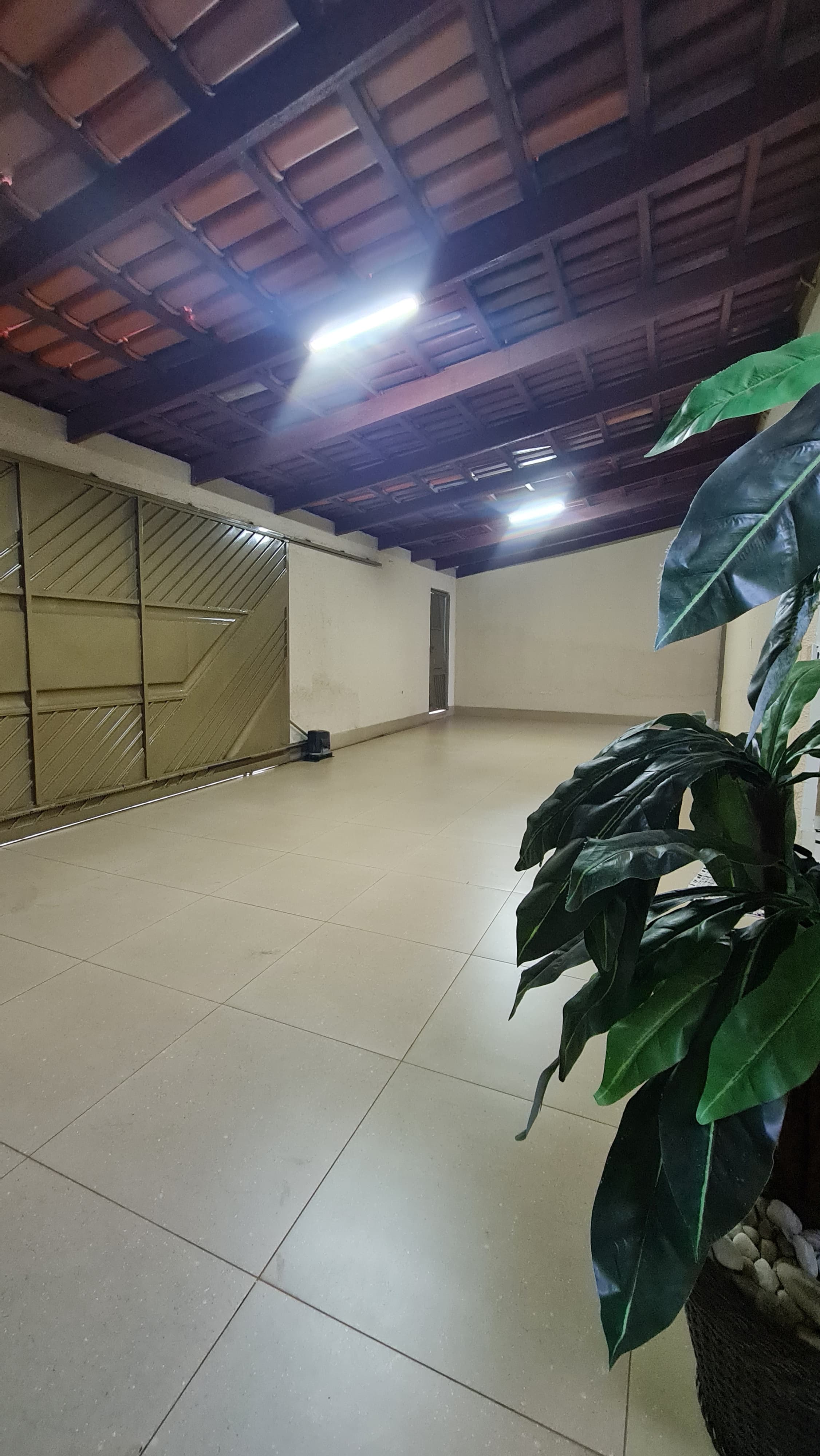 Imagine uma residência moderna e funcional, projetada para unir estética e praticidade em cada ambiente!