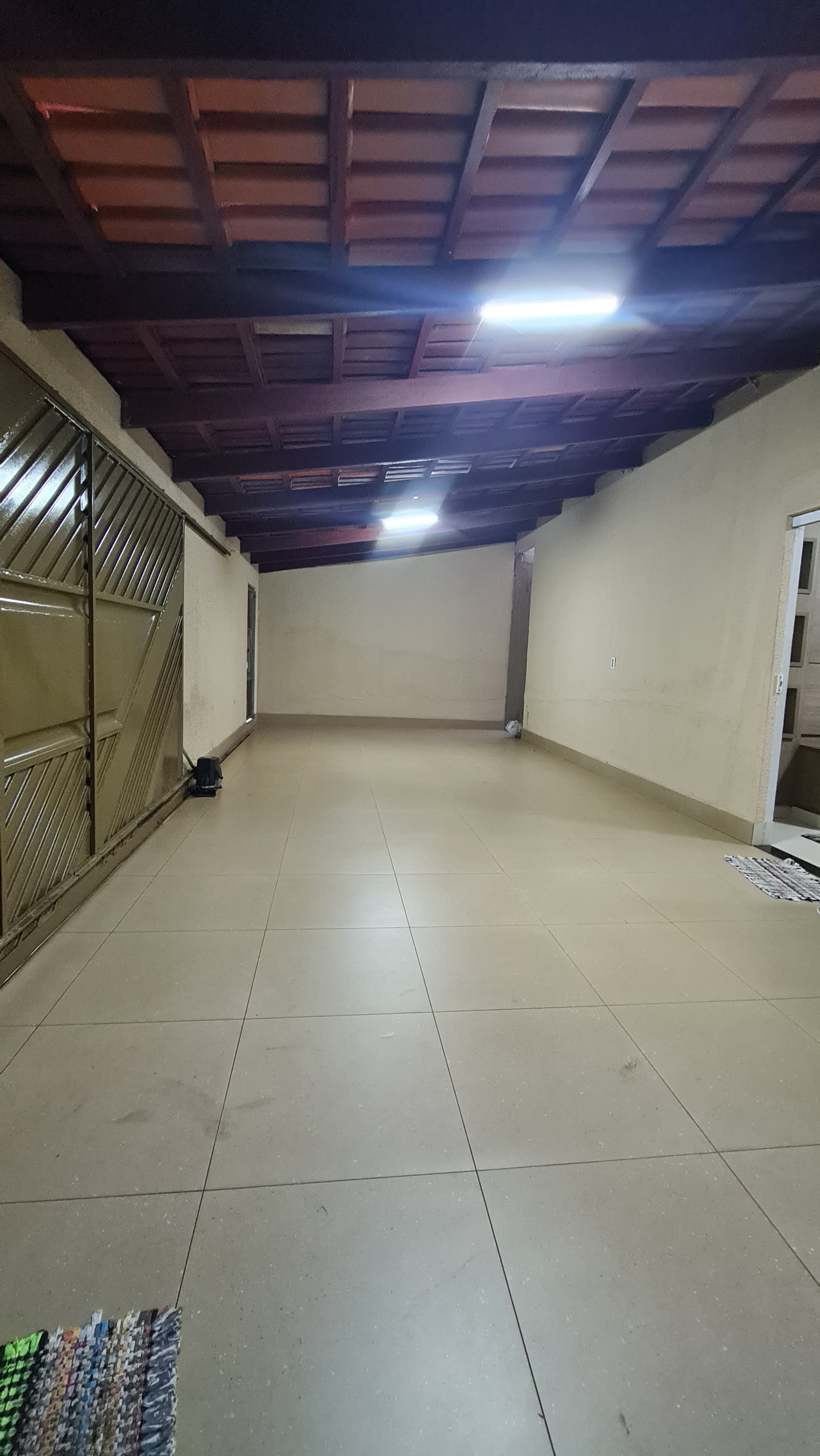 Imagine uma residência moderna e funcional, projetada para unir estética e praticidade em cada ambiente!