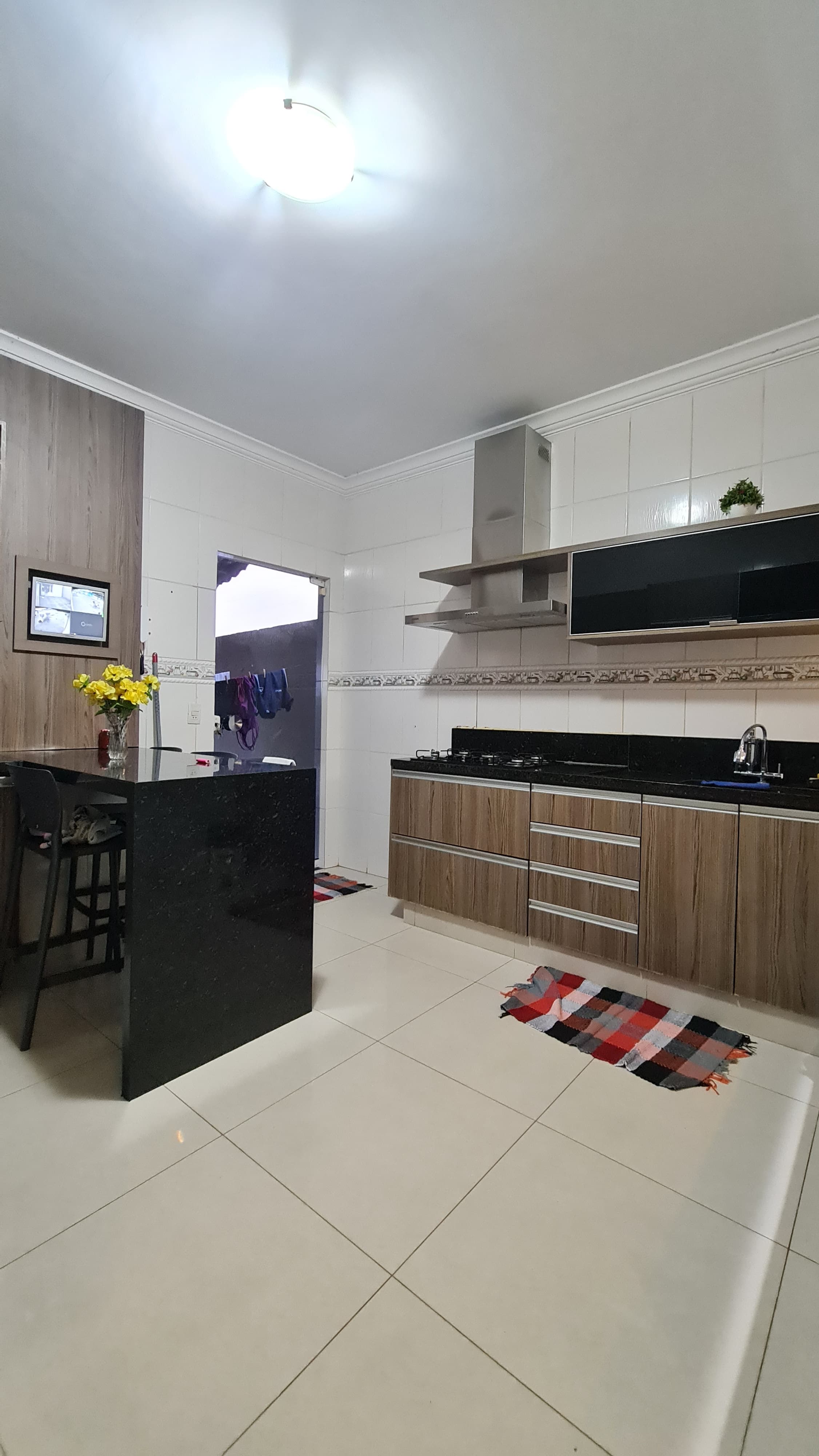 Imagine uma residência moderna e funcional, projetada para unir estética e praticidade em cada ambiente!