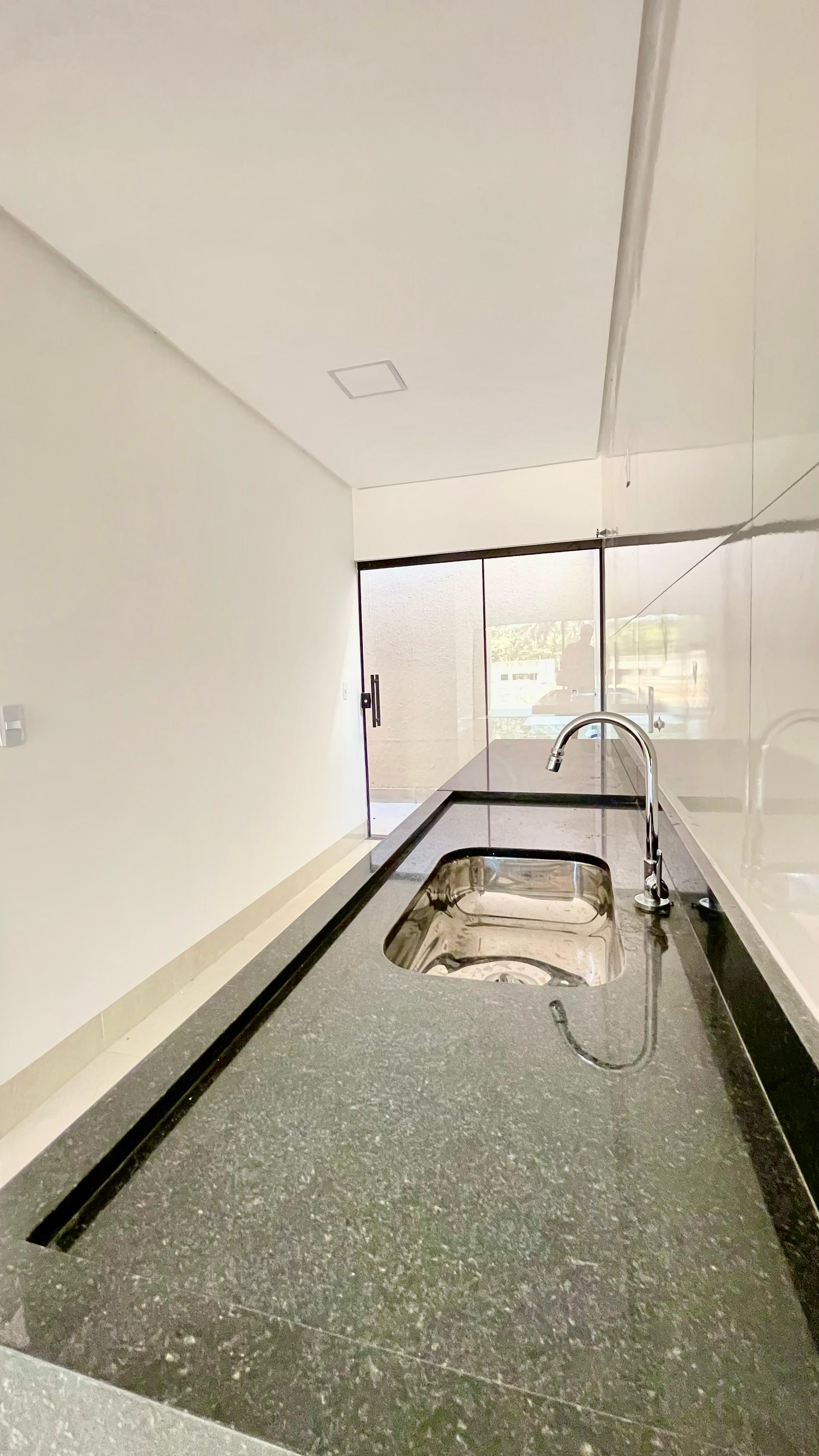 Excelente casa com 83,54 m² de área construída, em um lote de 123 m², localizada em um dos condomínios mais valorizados da região: o Residencial Jardim Balneário.