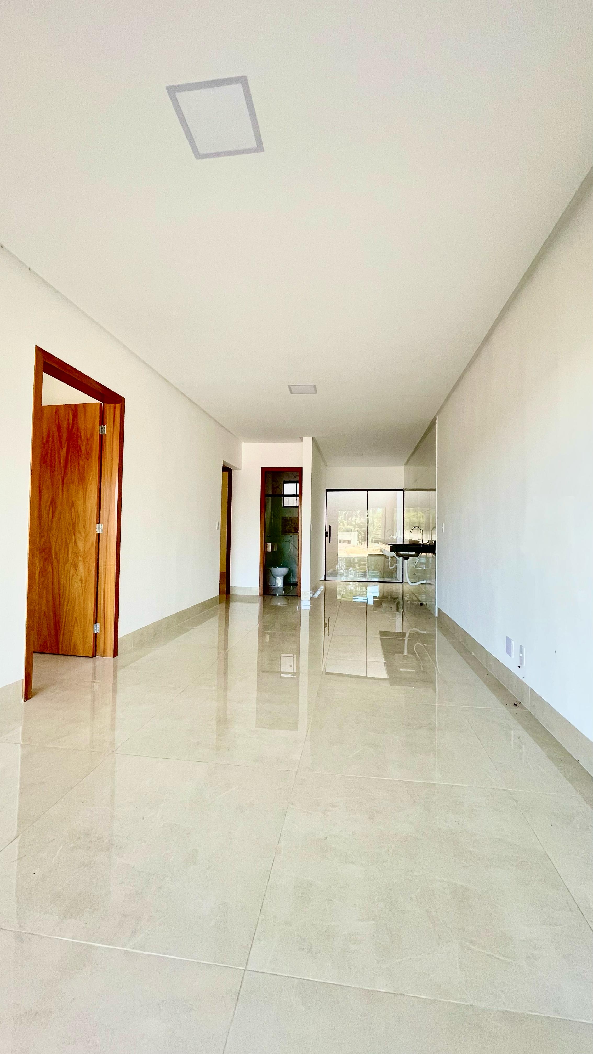 Excelente casa com 83,54 m² de área construída, em um lote de 123 m², localizada em um dos condomínios mais valorizados da região: o Residencial Jardim Balneário.