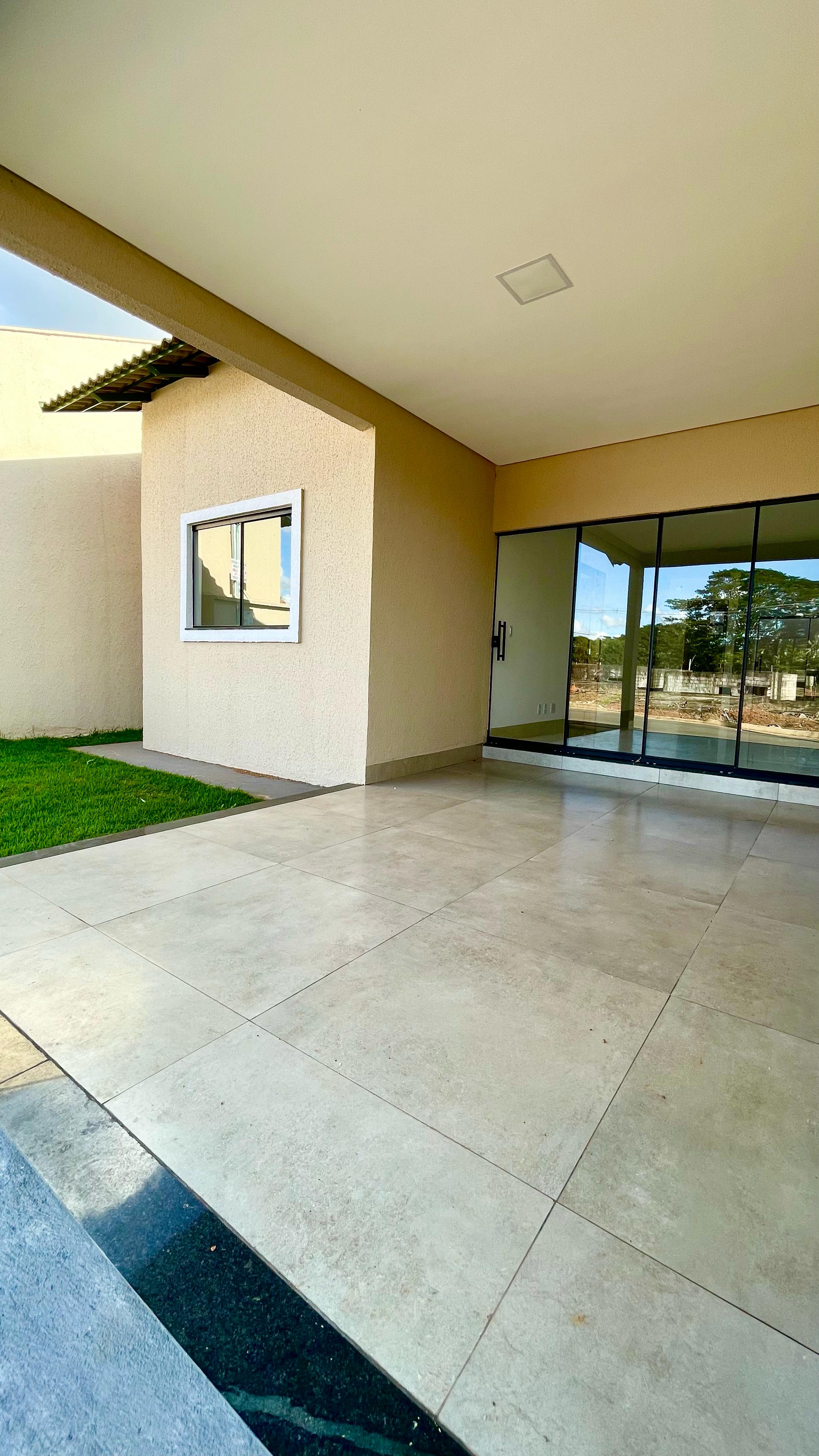 Excelente casa com 83,54 m² de área construída, em um lote de 123 m², localizada em um dos condomínios mais valorizados da região: o Residencial Jardim Balneário.