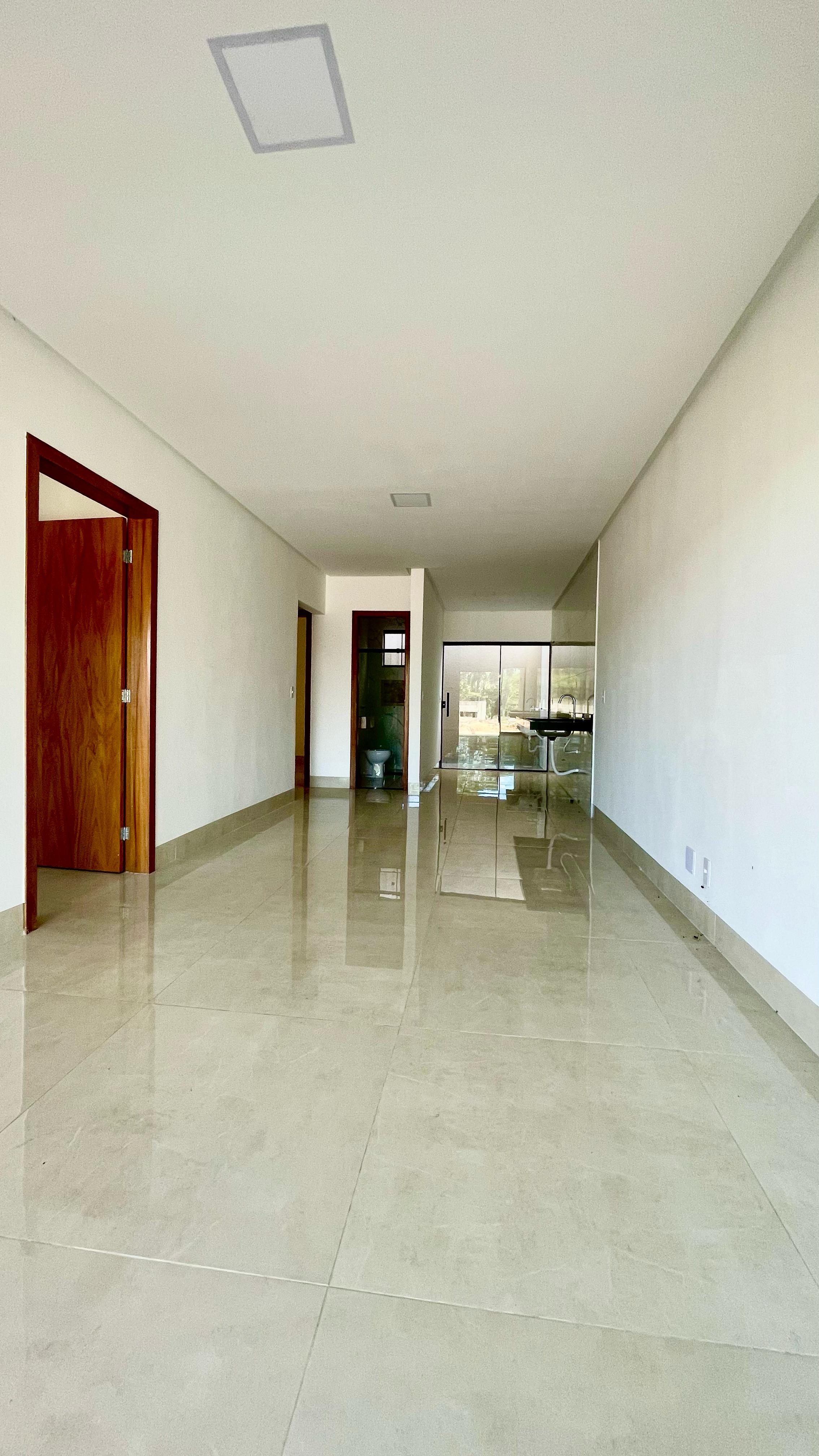 Excelente casa com 83,54 m² de área construída, em um lote de 123 m², localizada em um dos condomínios mais valorizados da região: o Residencial Jardim Balneário.