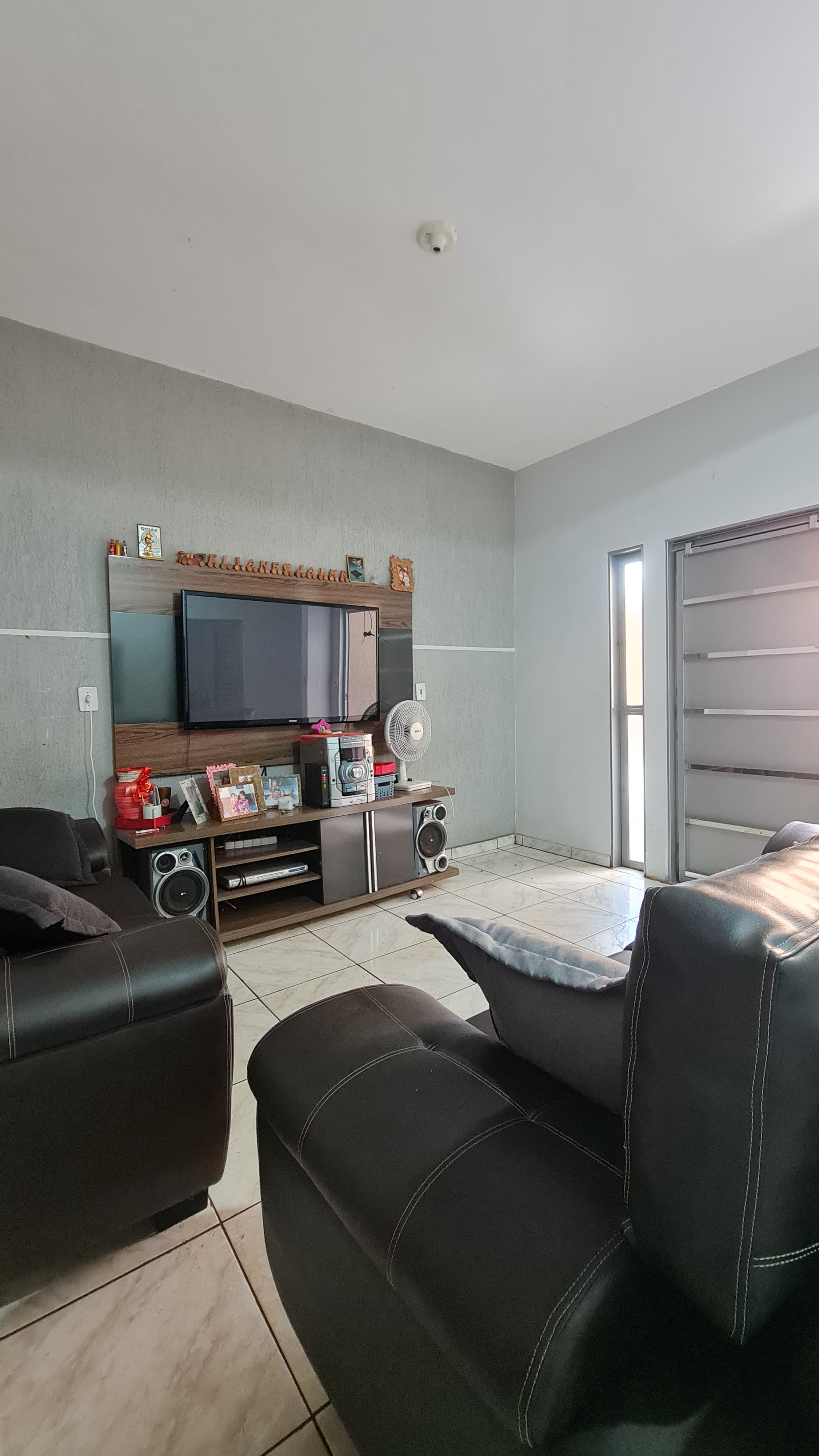 Excelente oportunidade de moradia! Este imóvel oferece uma configuração confortável e funcional, ideal para famílias que buscam espaço e praticidade.