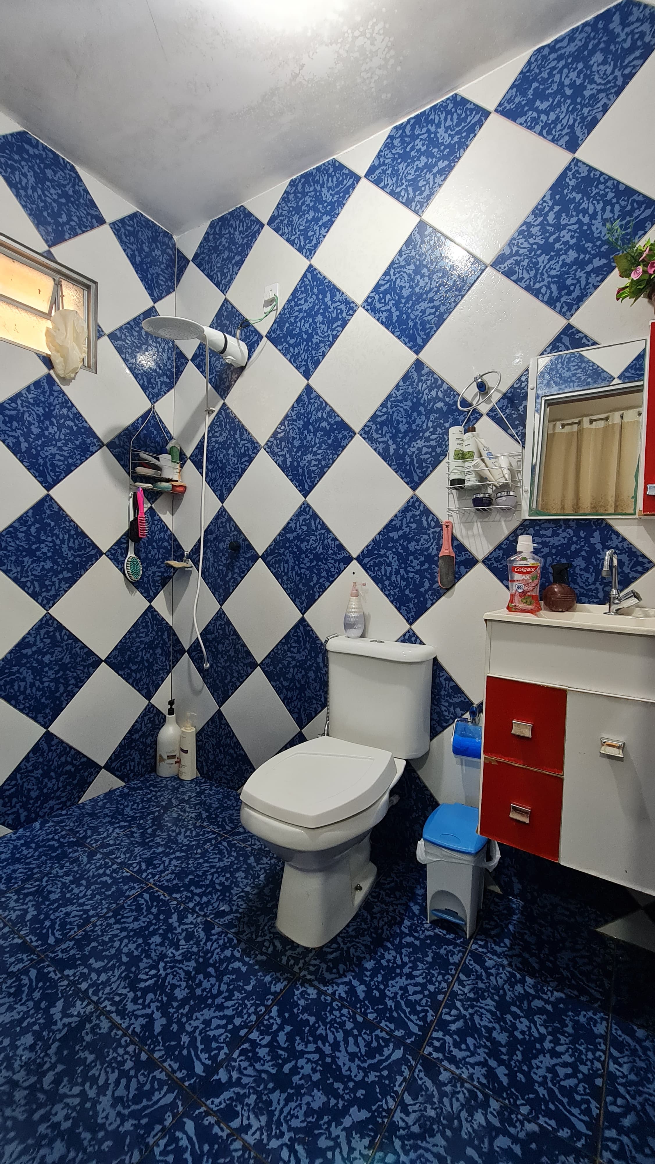 Excelente oportunidade de moradia! Este imóvel oferece uma configuração confortável e funcional, ideal para famílias que buscam espaço e praticidade.