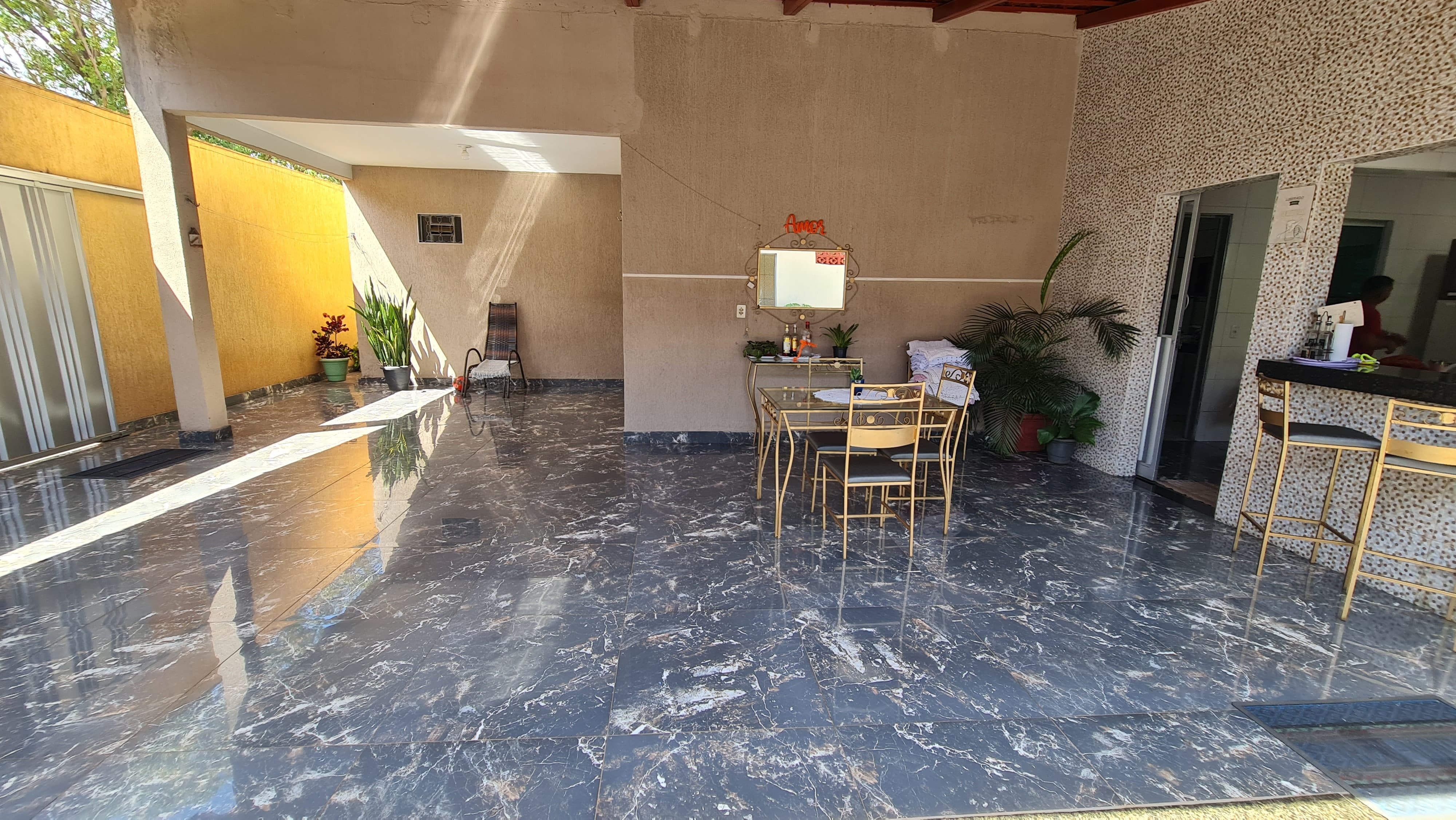 Excelente oportunidade de moradia! Este imóvel oferece uma configuração confortável e funcional, ideal para famílias que buscam espaço e praticidade.