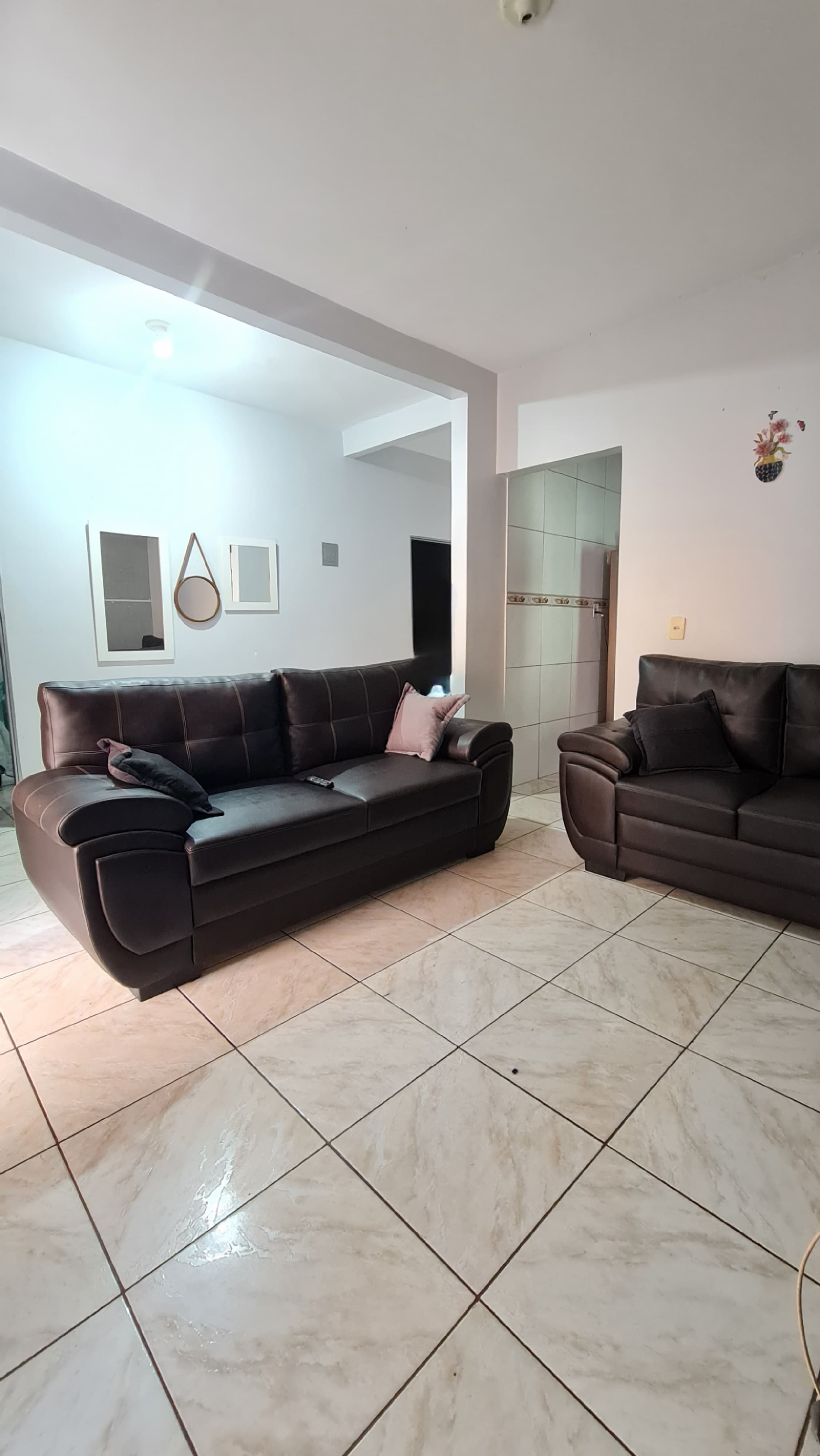 Excelente oportunidade de moradia! Este imóvel oferece uma configuração confortável e funcional, ideal para famílias que buscam espaço e praticidade.