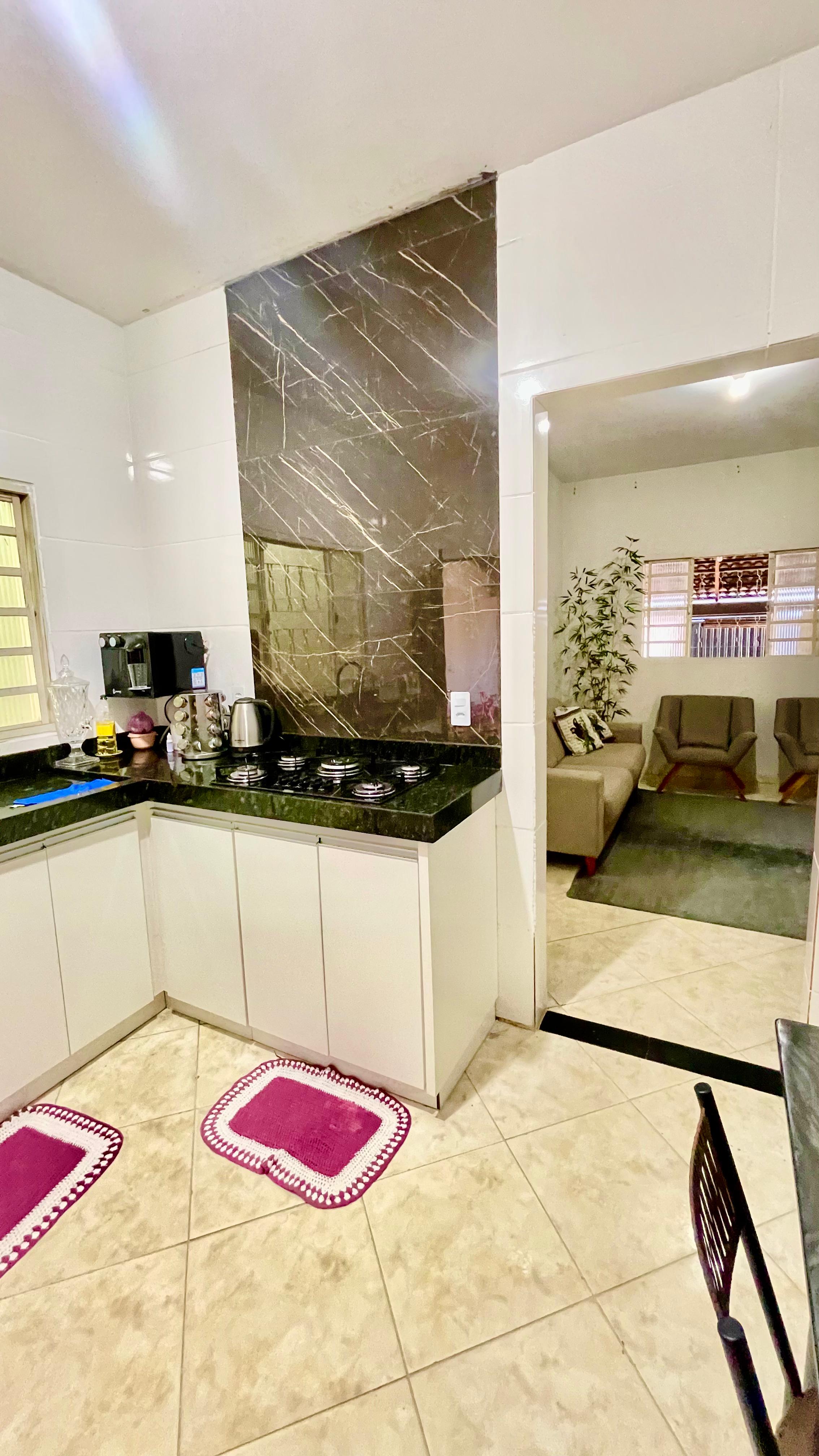 Ampla casa à venda ao lado do Terminal Recanto do Bosque — Goiânia-GO