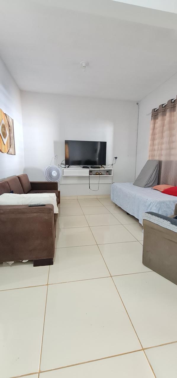 Este imóvel encantador oferece um lote generoso de 300 metros quadrados!