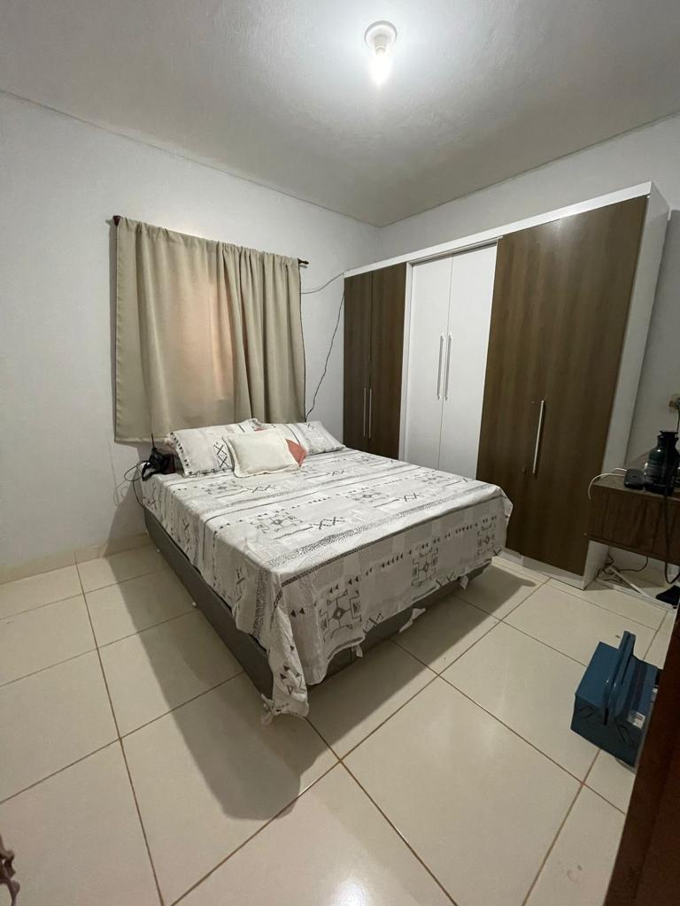 Este imóvel encantador oferece um lote generoso de 300 metros quadrados!