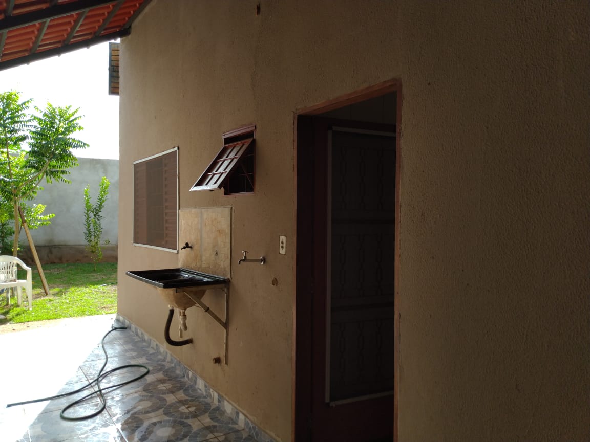 Uma casa super aconchegante com terreno de 200 metros quadrados e 120 de construção.