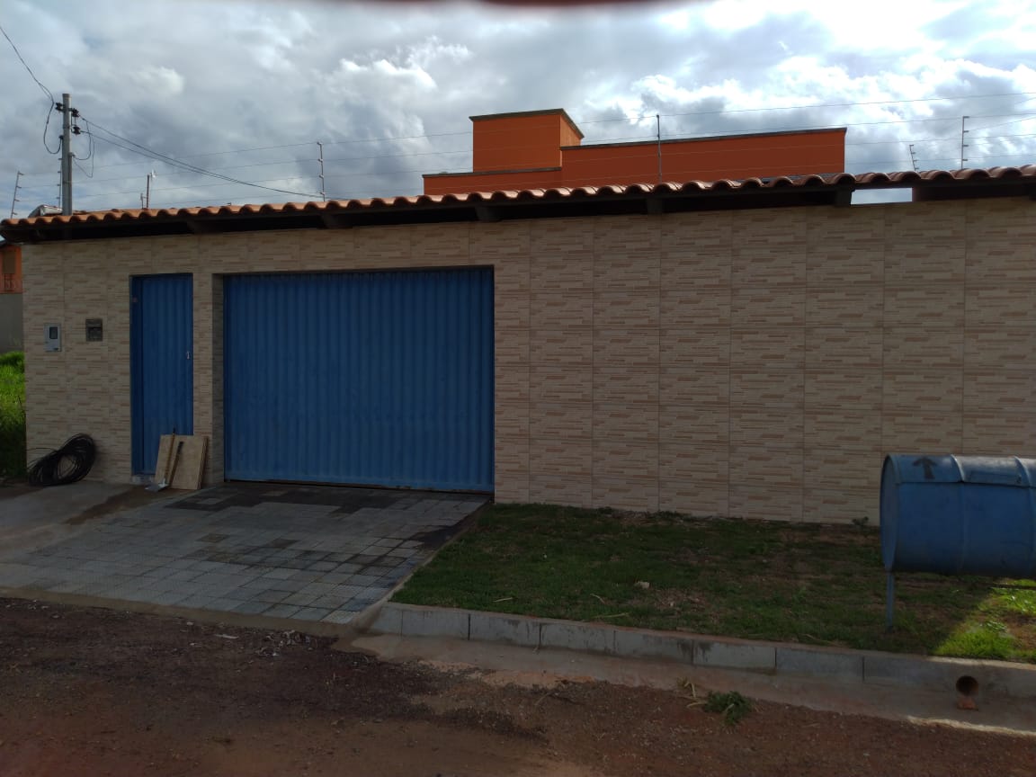 Uma casa super aconchegante com terreno de 200 metros quadrados e 120 de construção.
