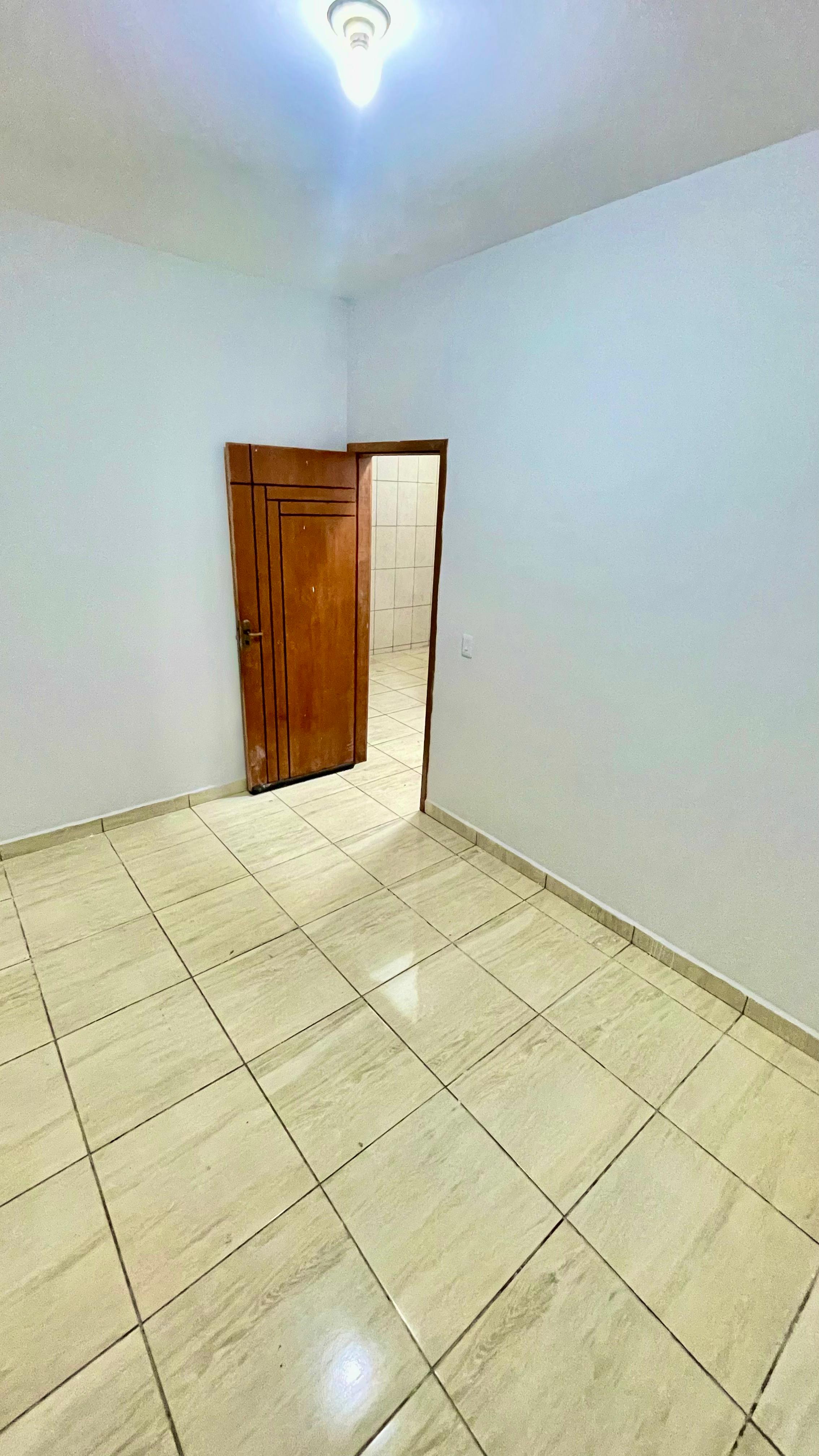 Uma casa super aconchegante com terreno de 200 metros quadrados e 120 de construção.