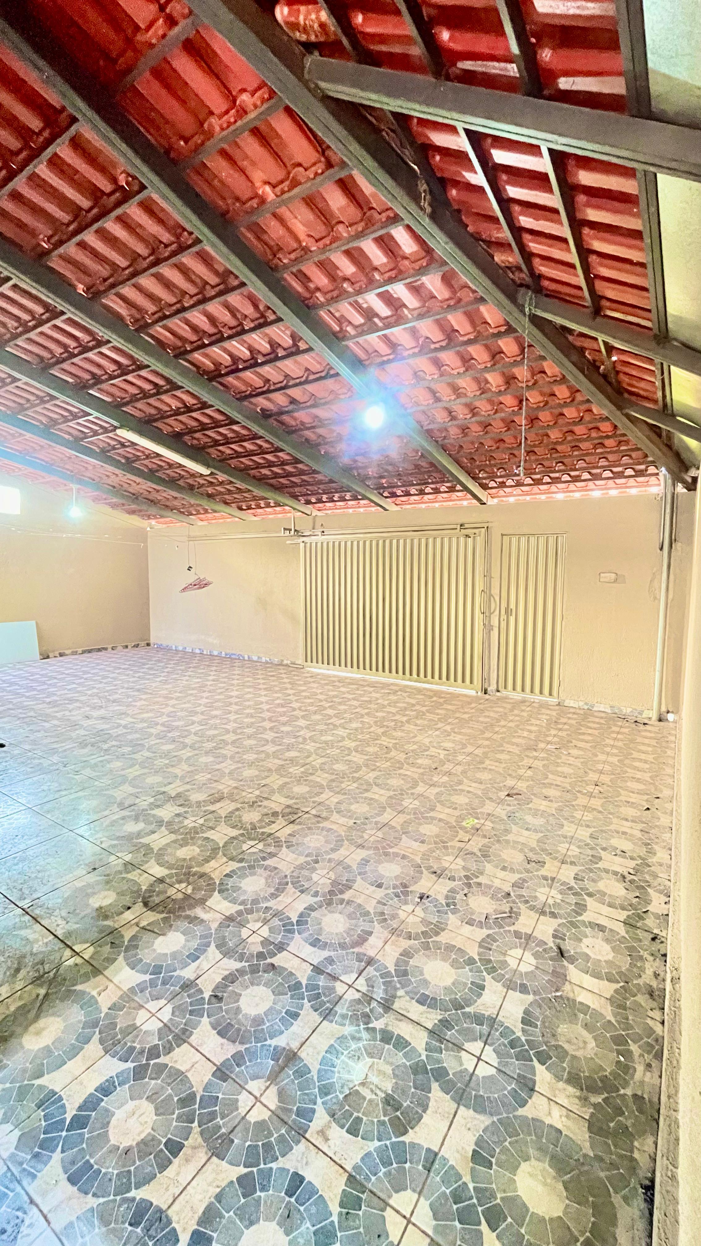 Uma casa super aconchegante com terreno de 200 metros quadrados e 120 de construção.