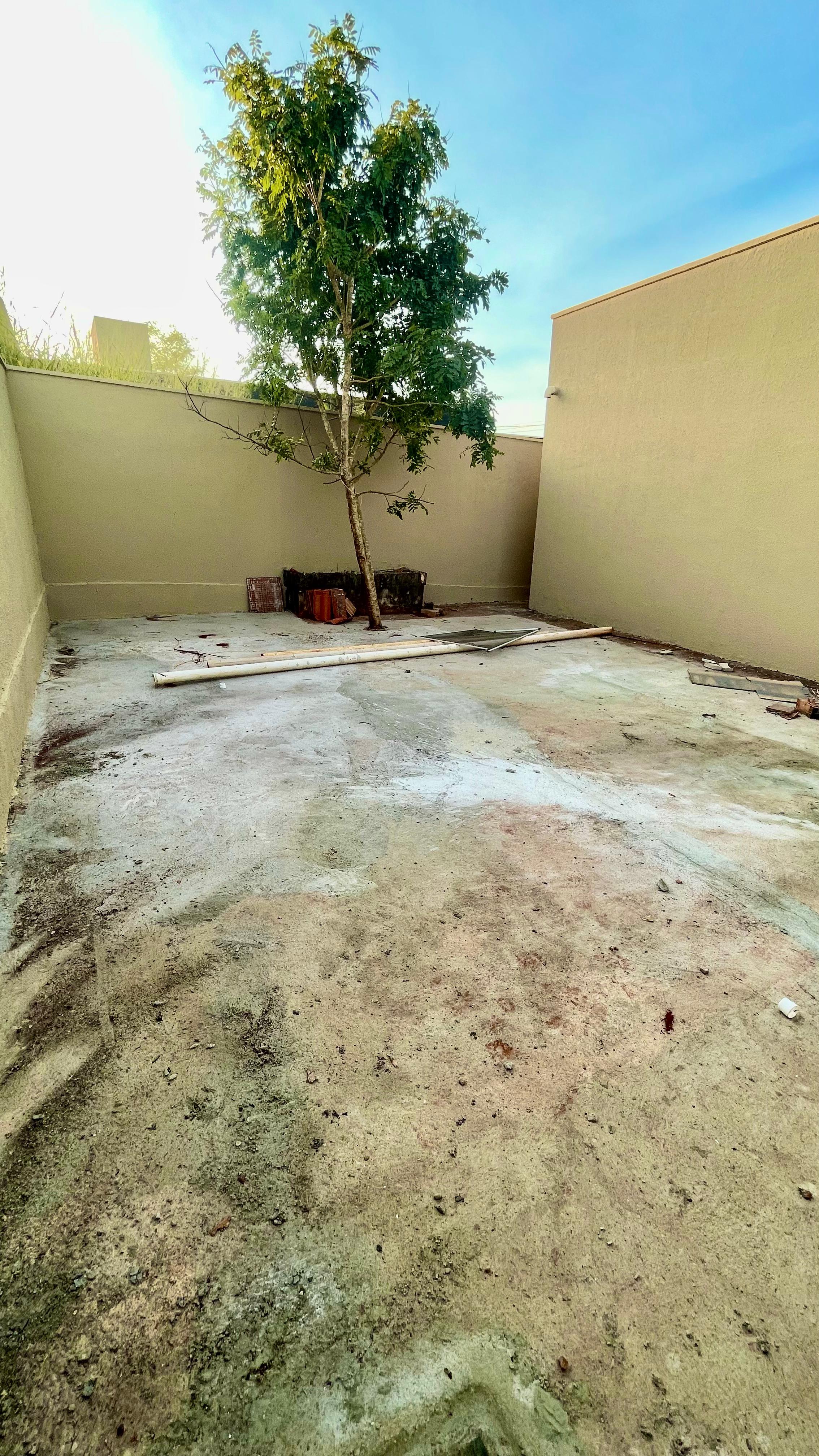 Uma casa super aconchegante com terreno de 200 metros quadrados e 120 de construção.