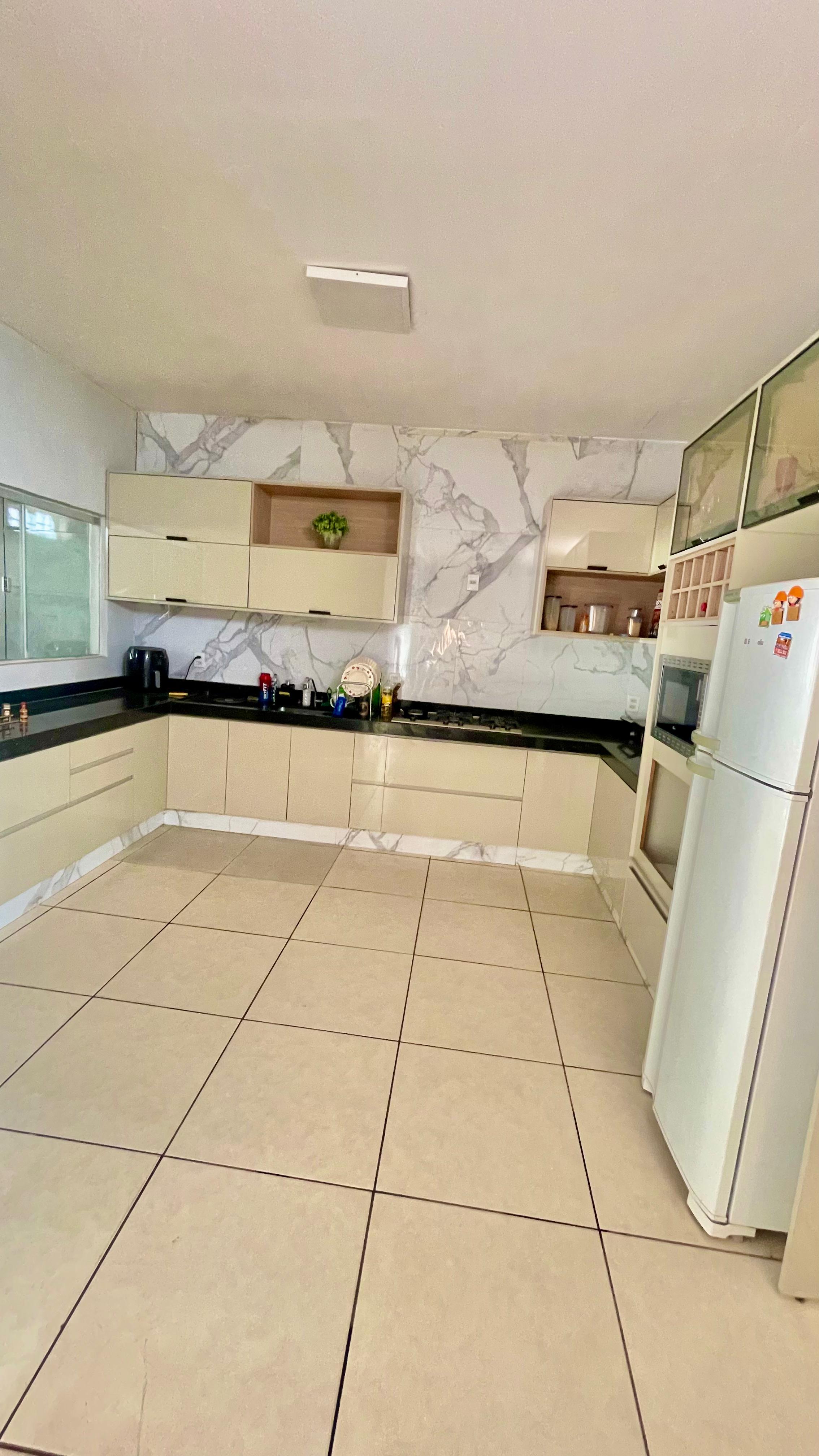 Casa em condomínio disponível pra venda !