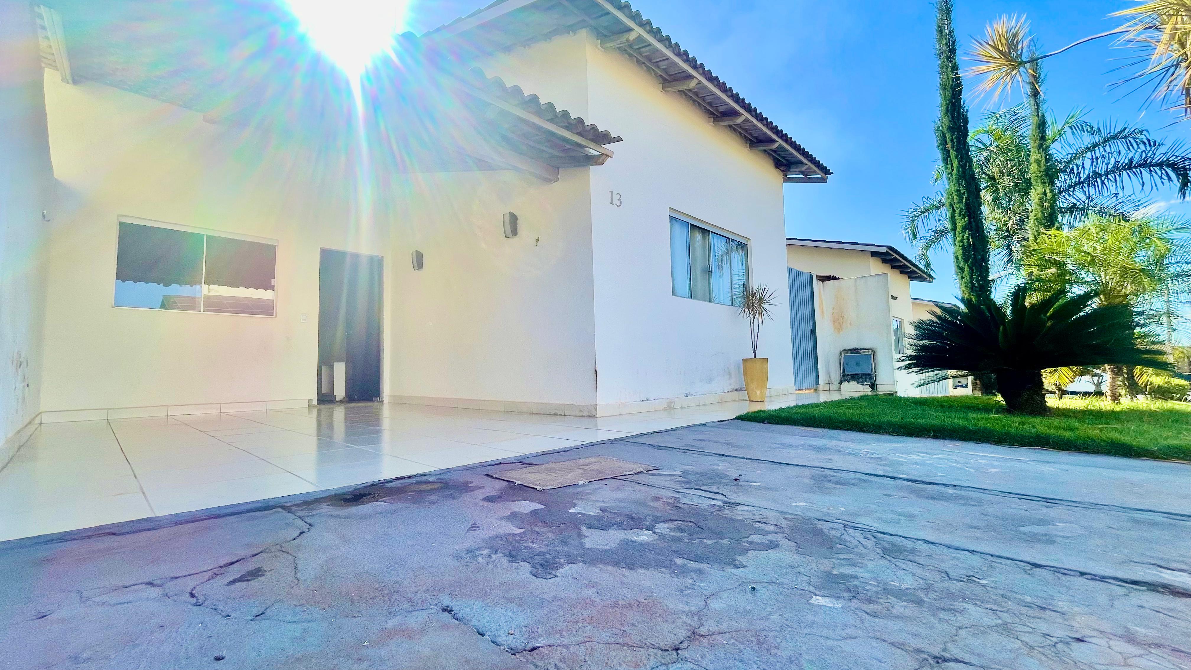 Casa em condomínio disponível pra venda !