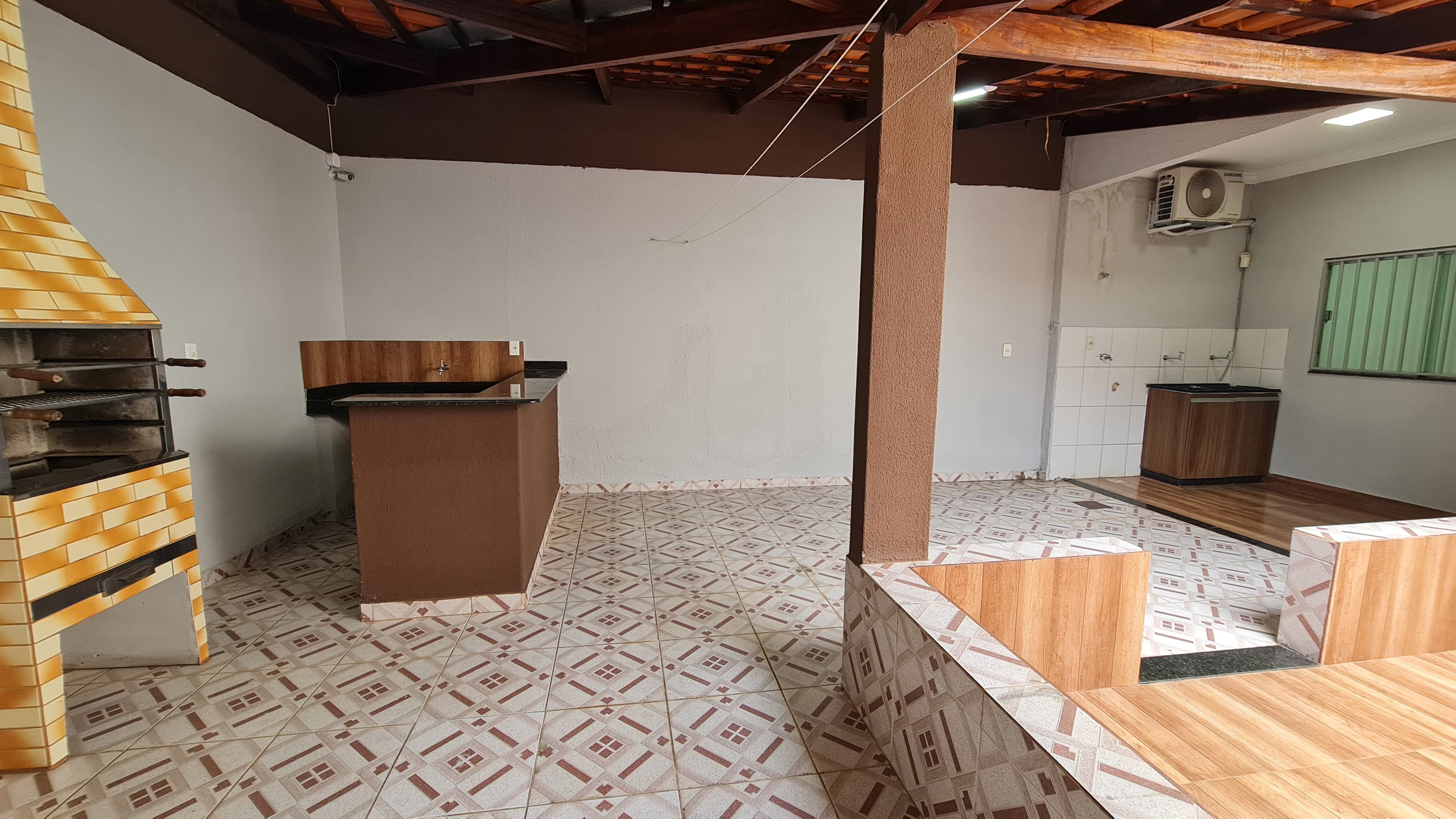 Casa linda no Jardim Fonte Nova, próximo ao parque Fonte Nova