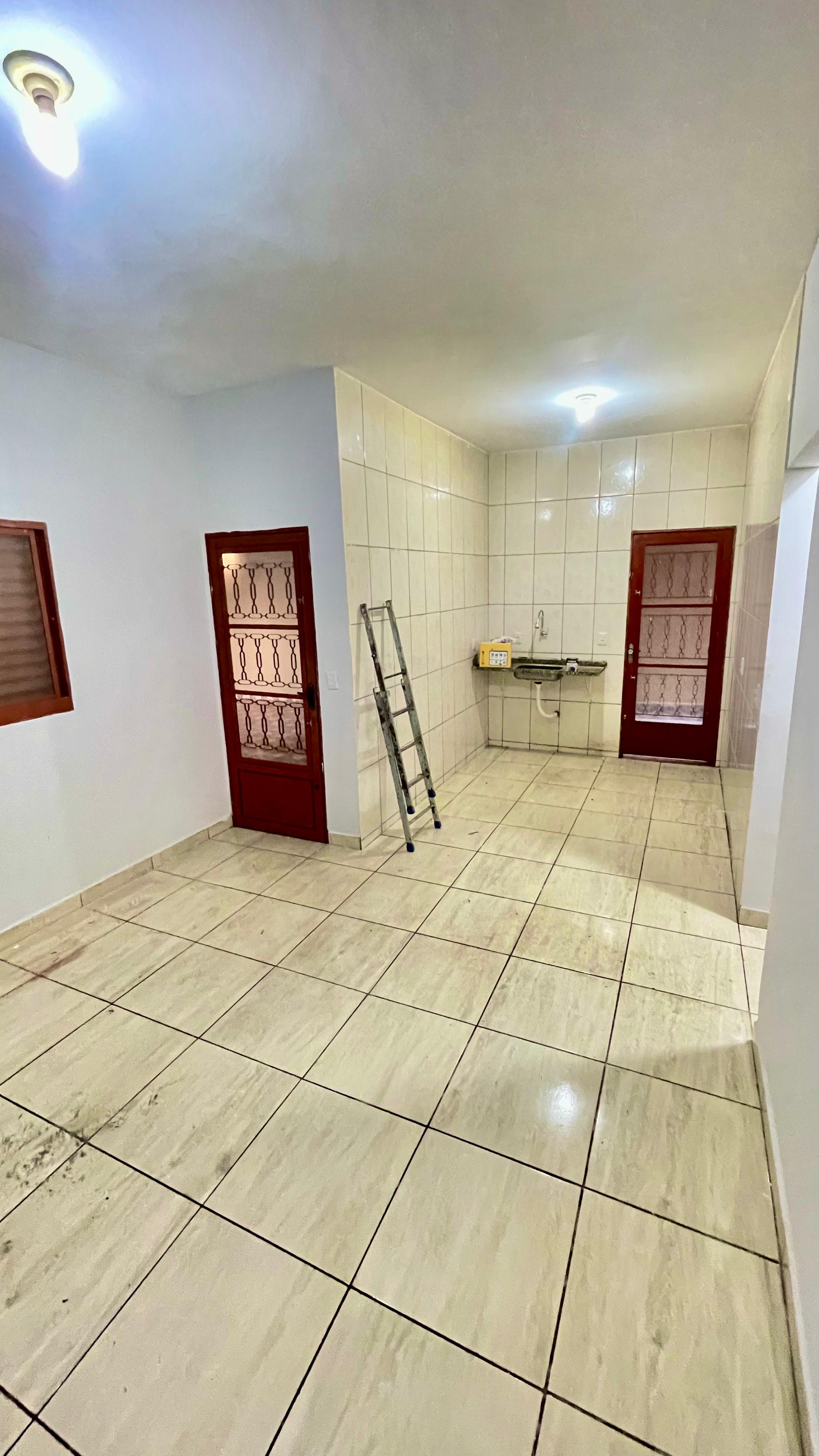 Uma casa super aconchegante com terreno de 200 metros quadrados e 120 de construção.