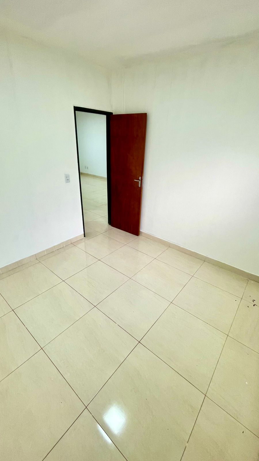 Imóvel para venda possui 200 metros quadrados com 2 quartos.