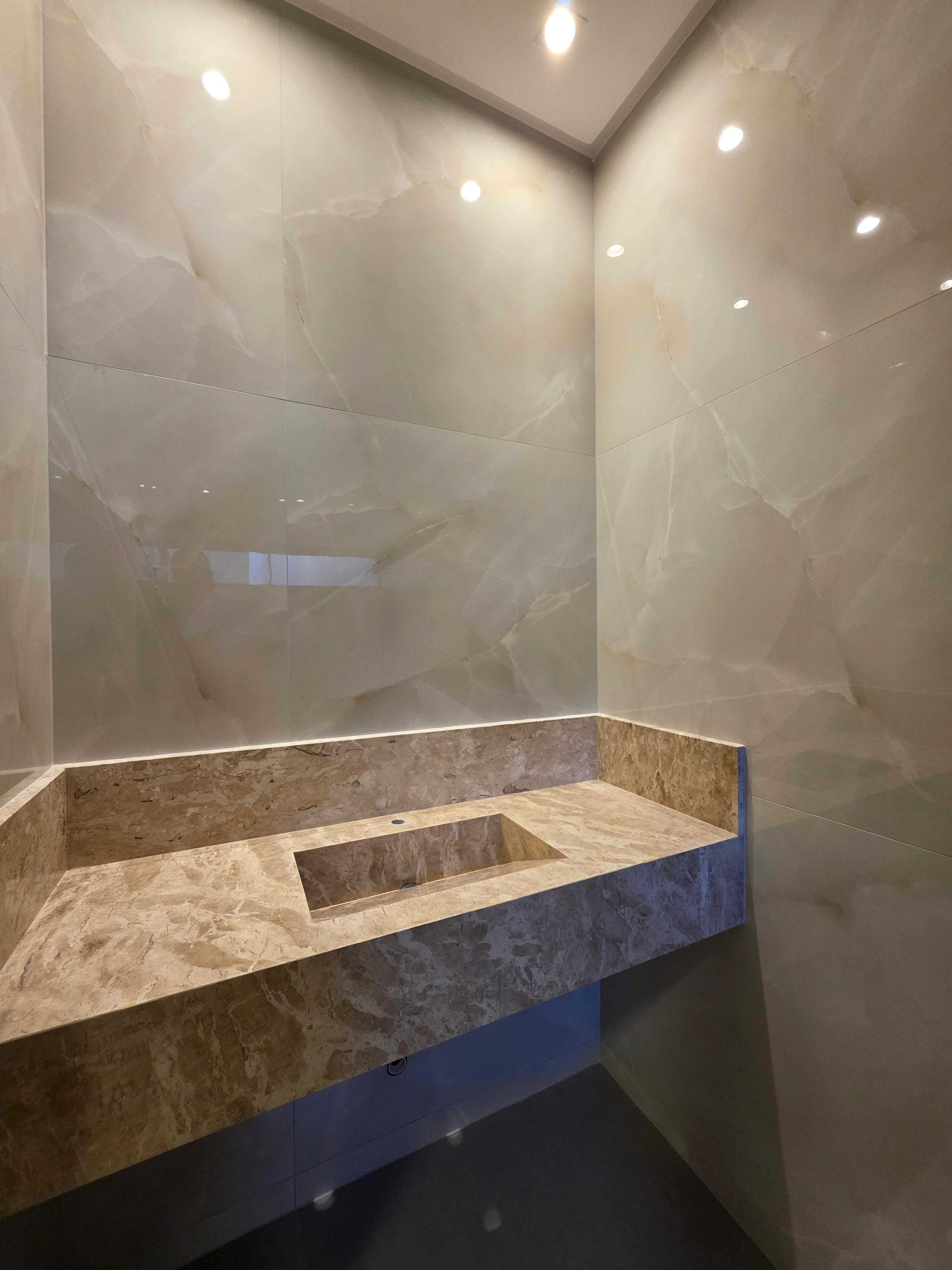Casa com 03 Quartos e 02 banheiros à Venda, 152 m² por R$ 520.000,00